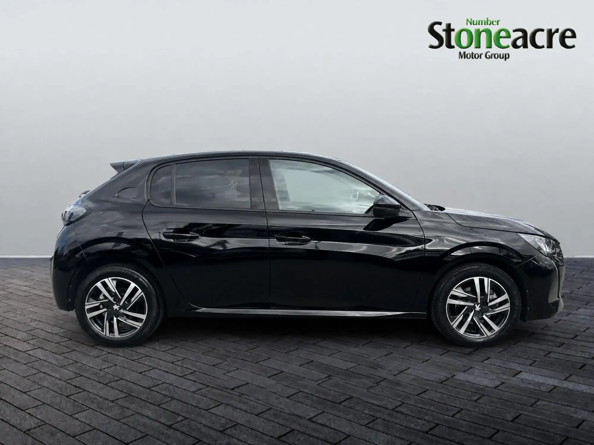 Peugeot 208 Image 3