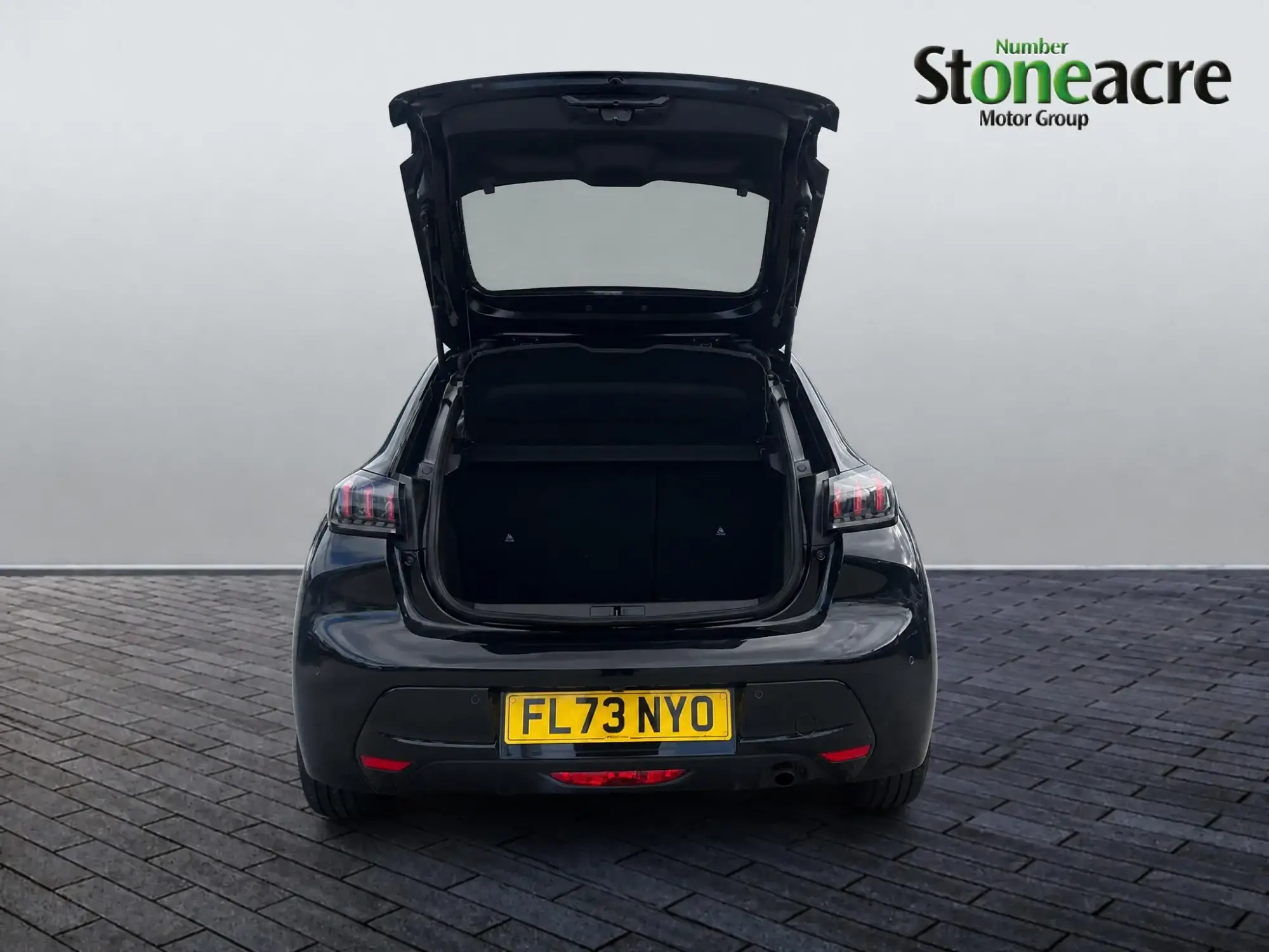 Peugeot 208 Image 9