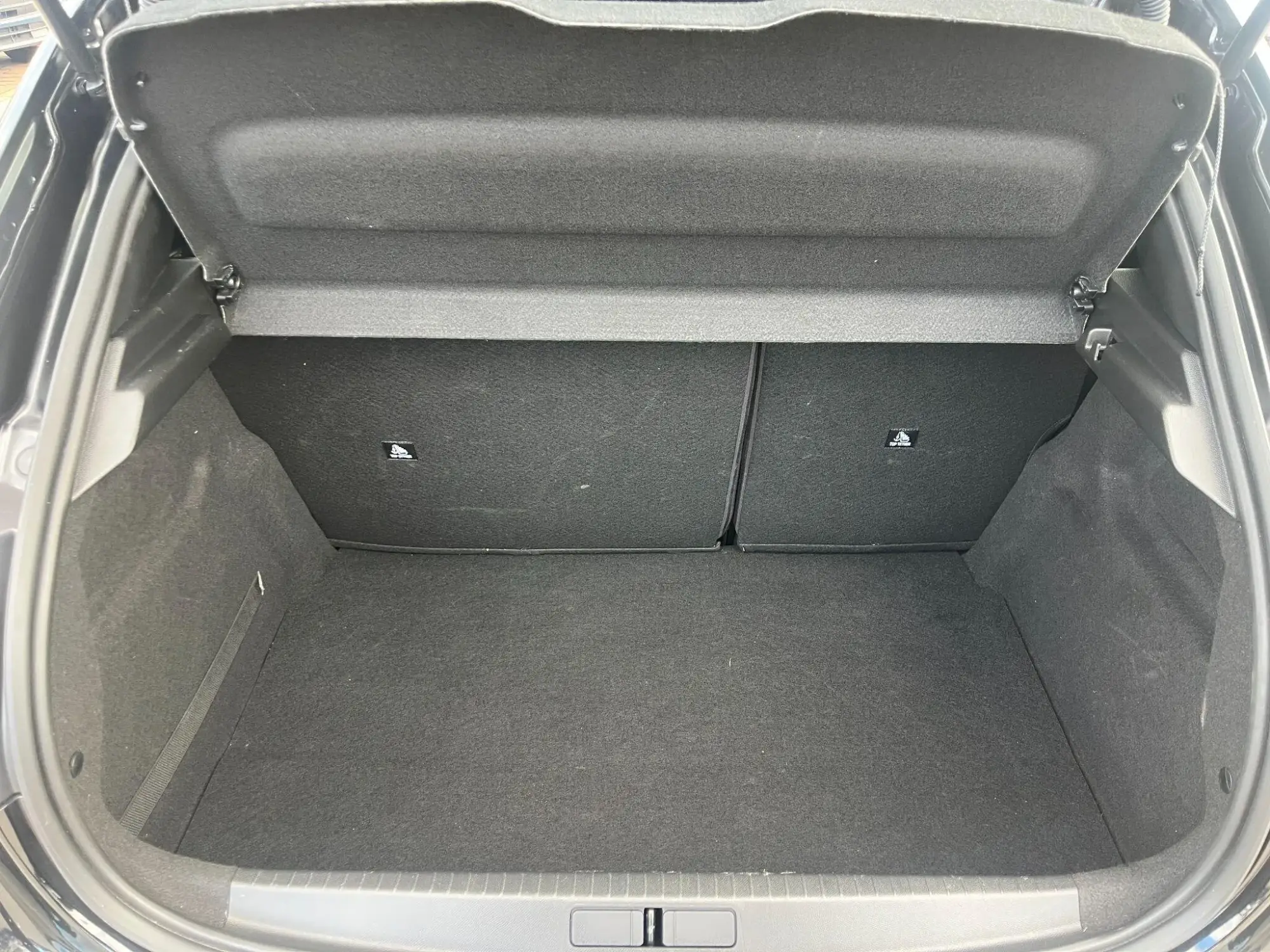 Peugeot 208 Image 10