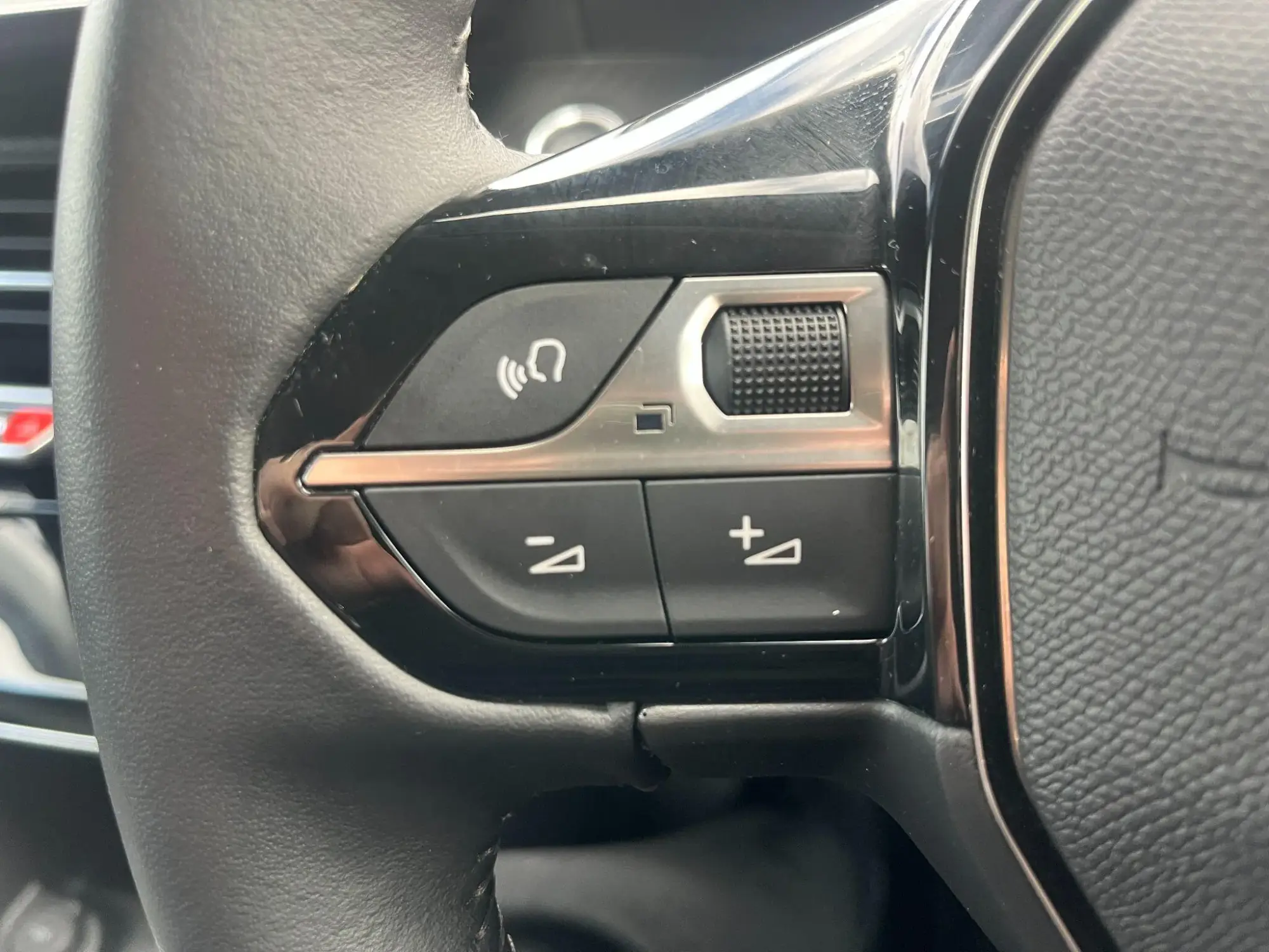 Peugeot 208 Image 21