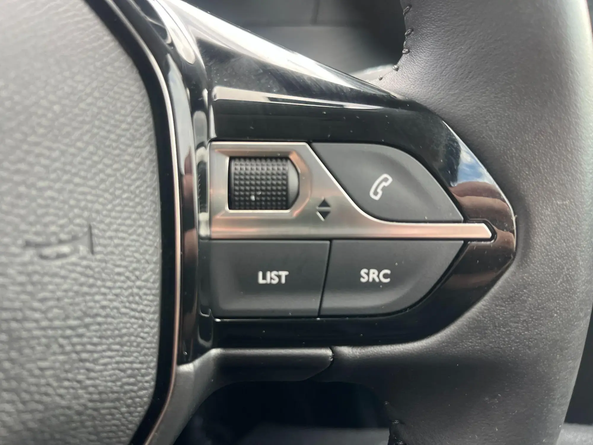 Peugeot 208 Image 22