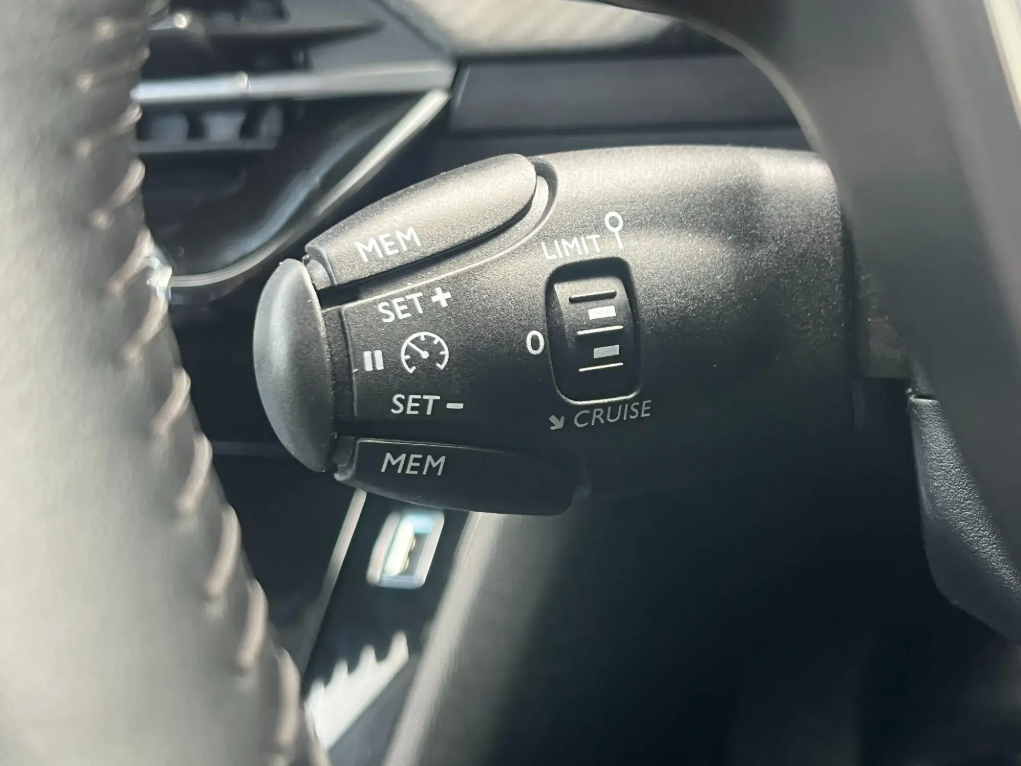 Peugeot 208 Image 23