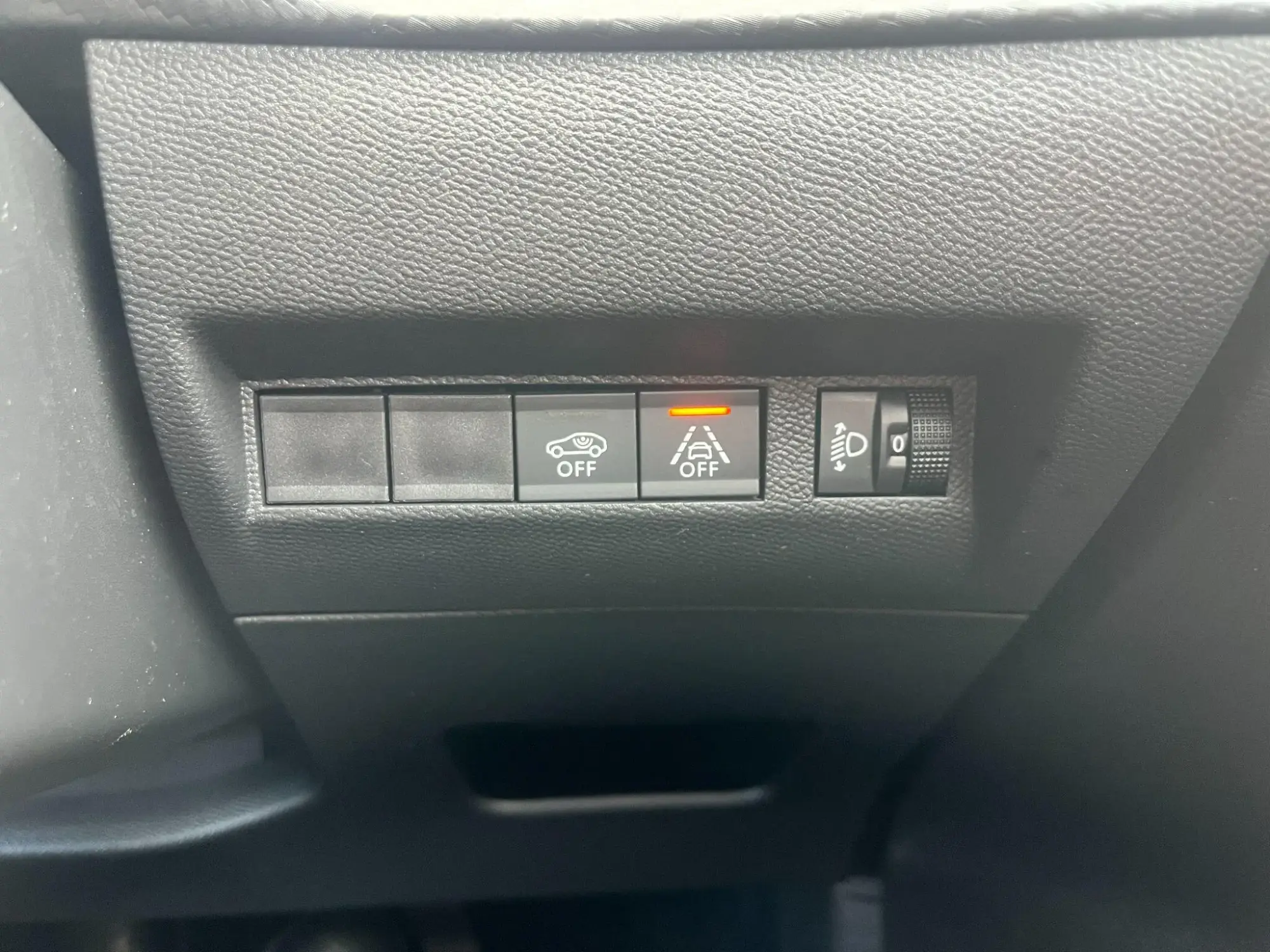 Peugeot 208 Image 37