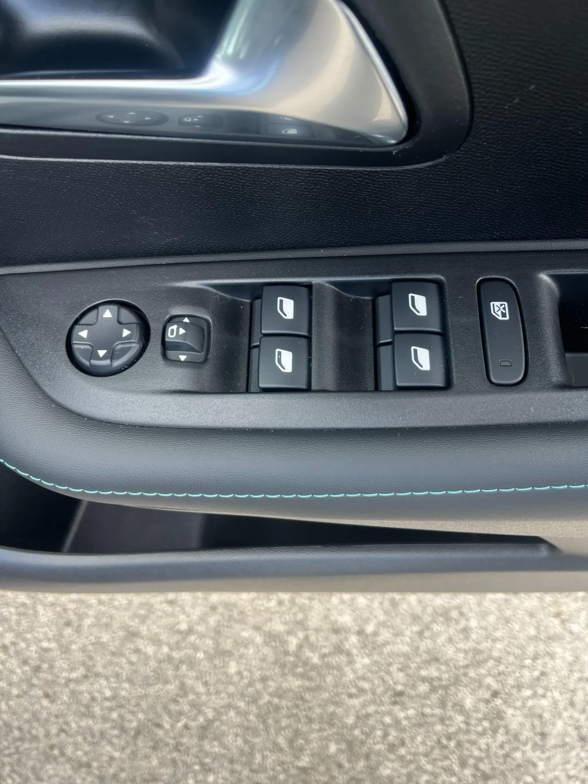 Peugeot 208 Image 38