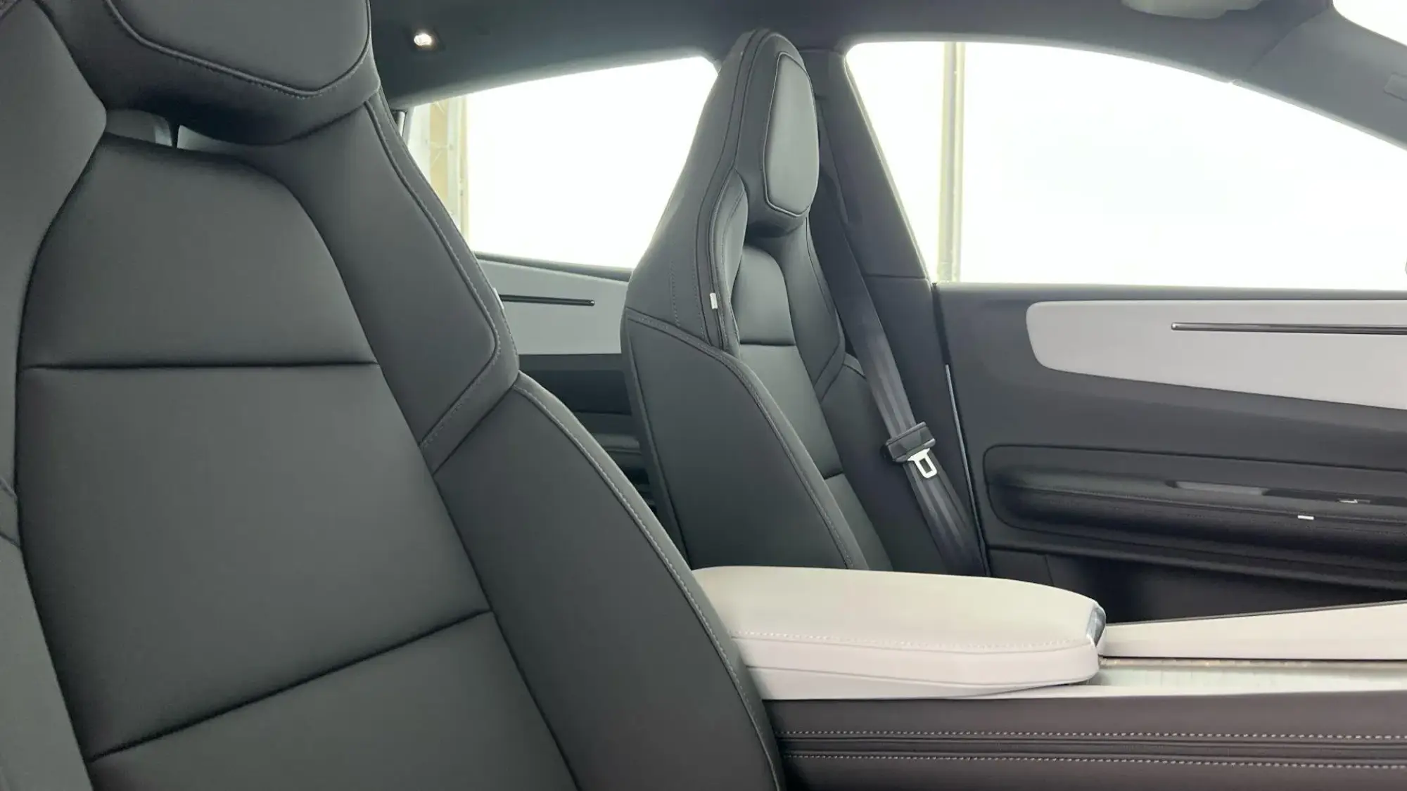Polestar 4 SUV Image 18 Polestar 4 SUV Image 18