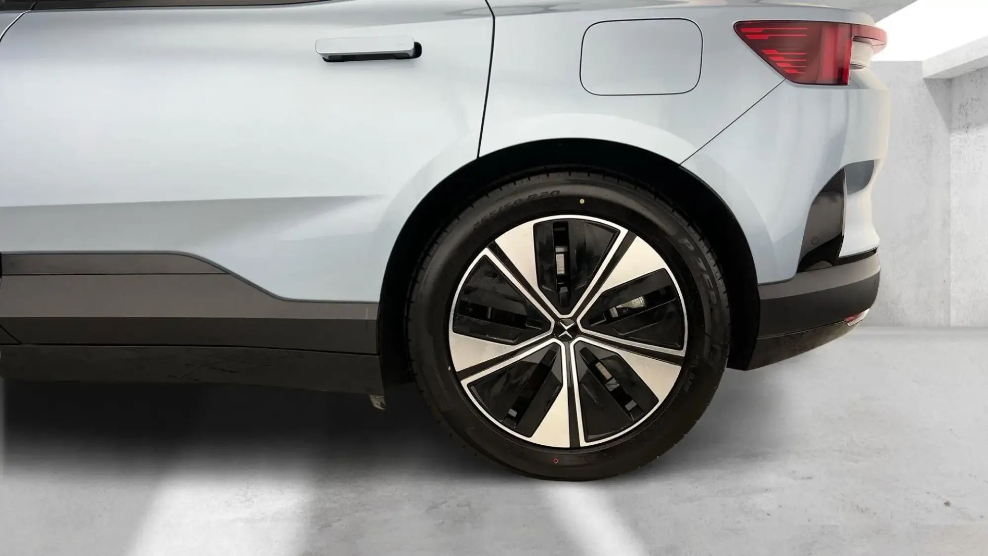 Polestar 4 SUV Image 27 Polestar 4 SUV Image 27