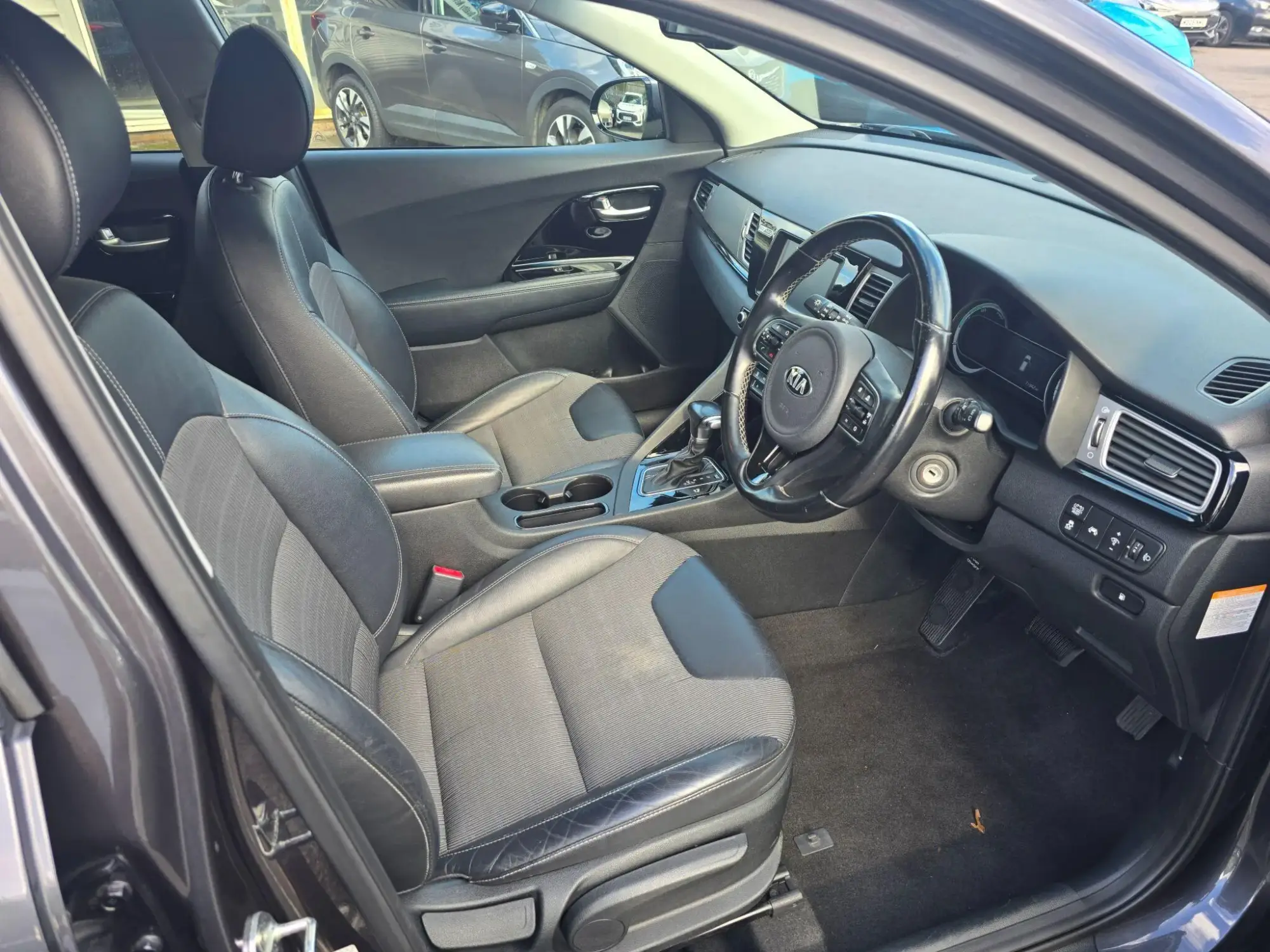 Kia Niro Image 8 Kia Niro Image 8