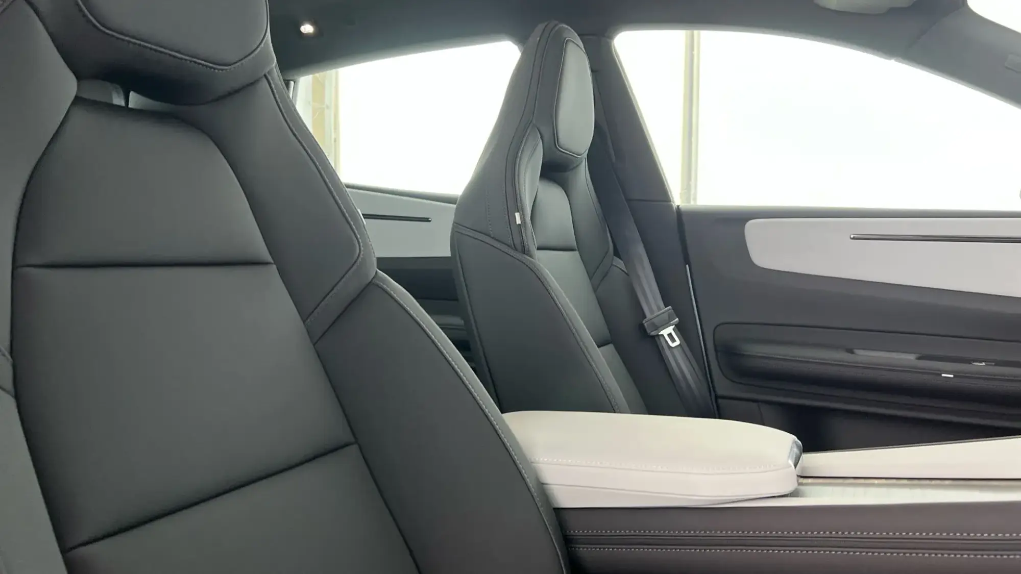 Polestar 4 SUV Image 18 Polestar 4 SUV Image 18