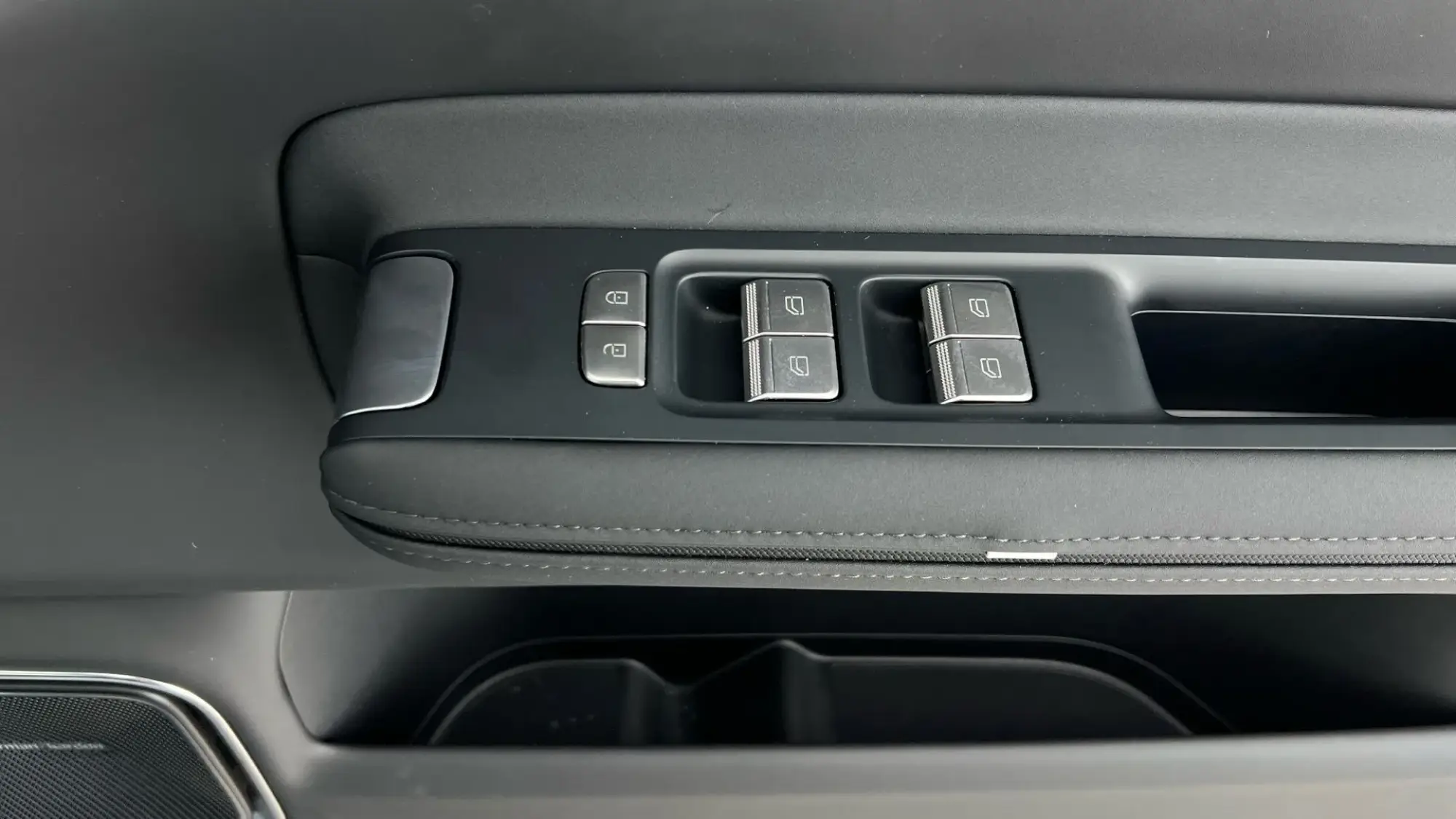 Polestar 4 SUV Image 33 Polestar 4 SUV Image 33