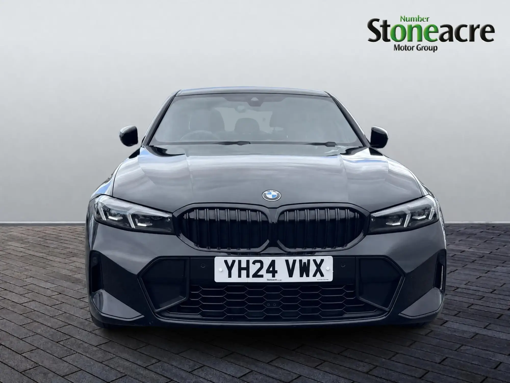 BMW 3 Series Image 8