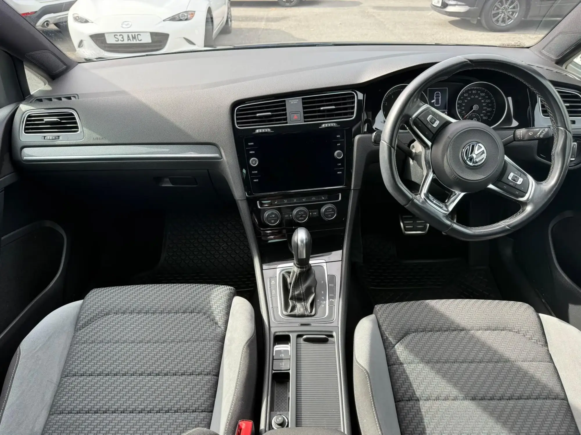 Volkswagen Golf Image 10