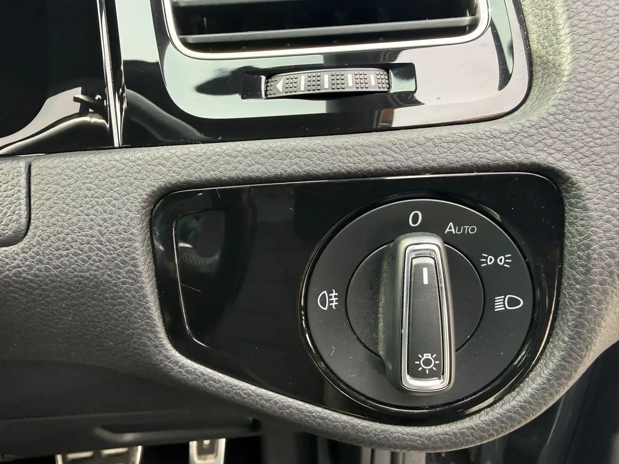 Volkswagen Golf Image 15