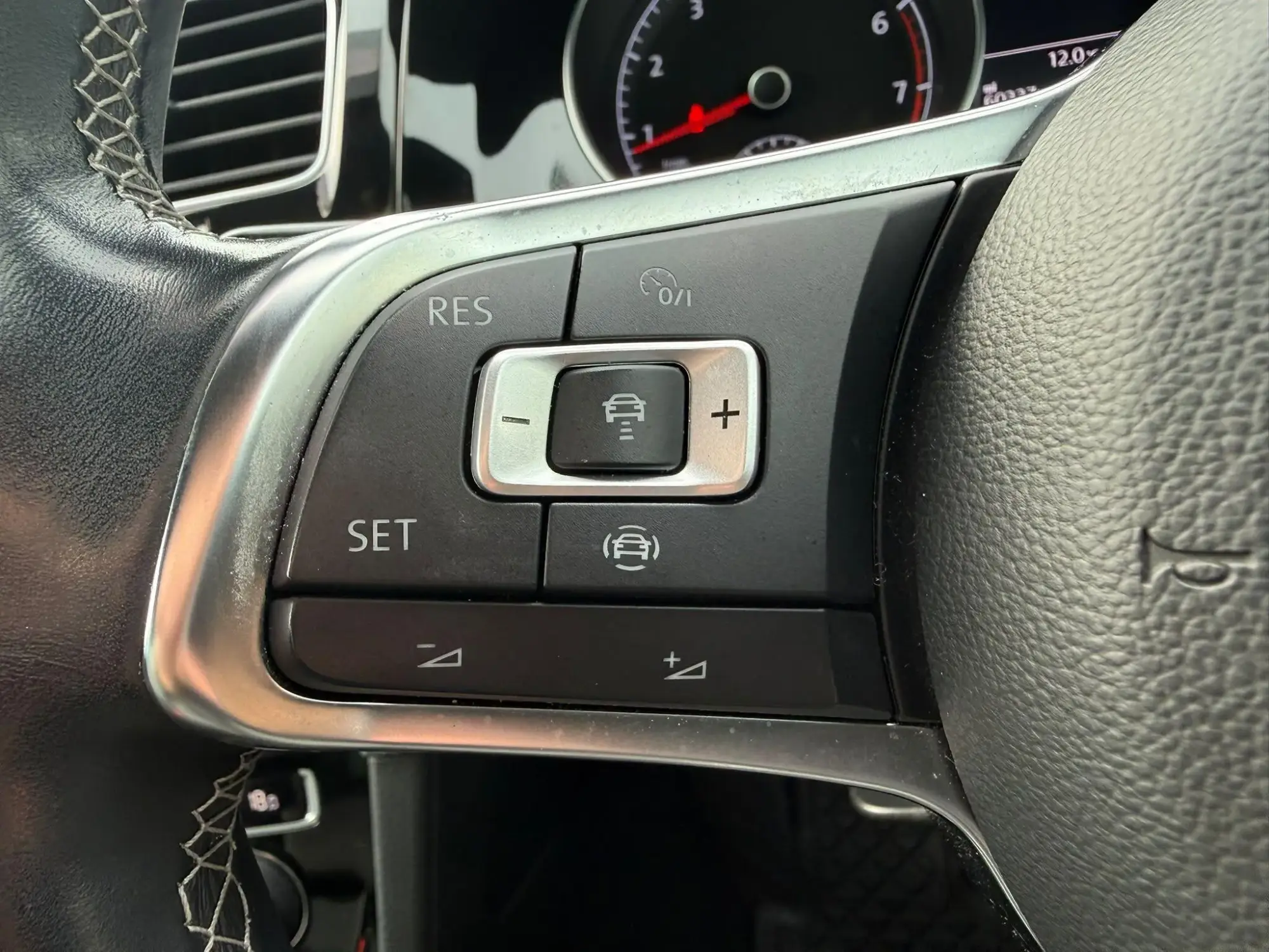 Volkswagen Golf Image 16