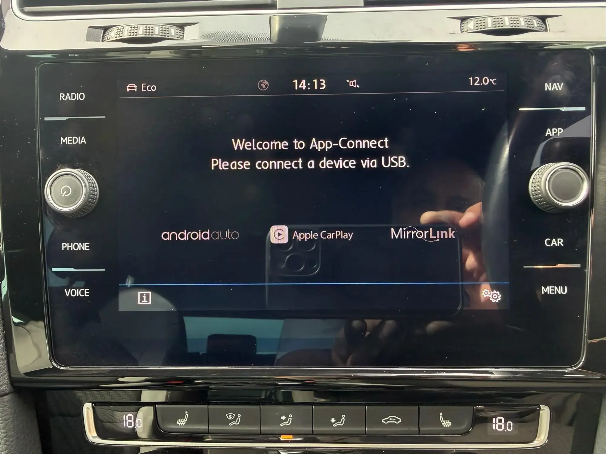Volkswagen Golf Image 20
