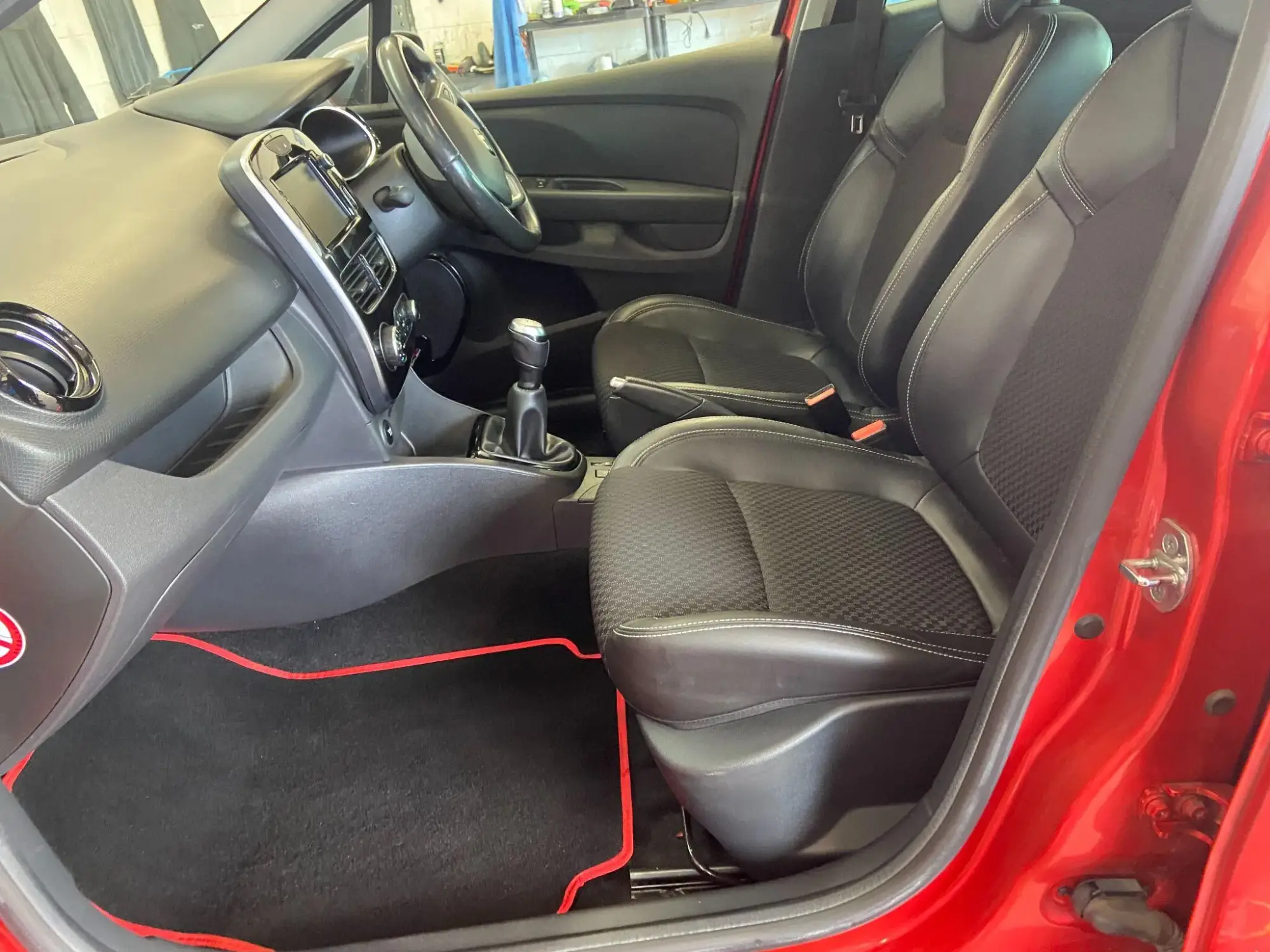 Renault Clio Image 16 Renault Clio Image 16