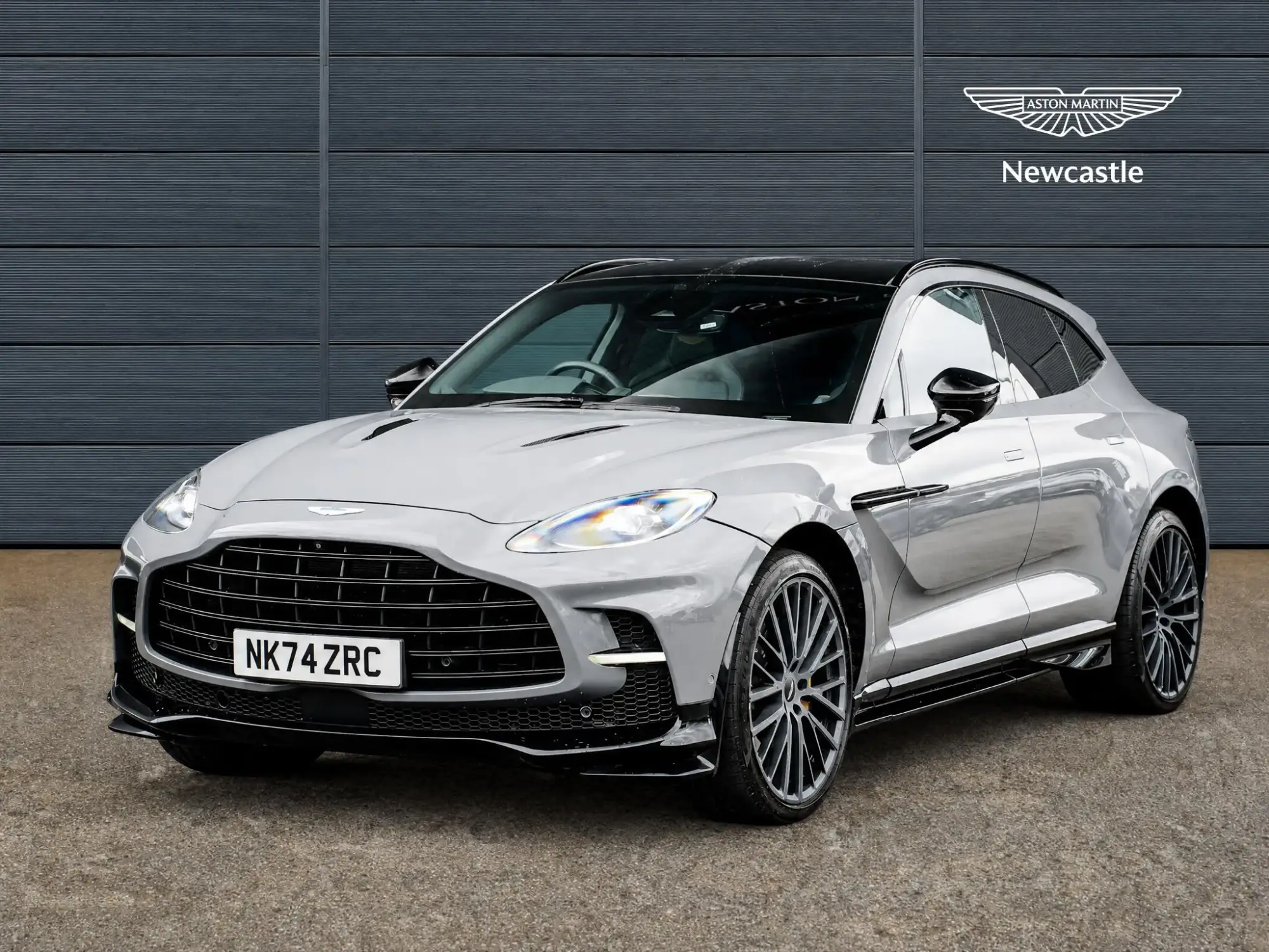 Aston Martin DBX Image 3 Aston Martin DBX Image 3