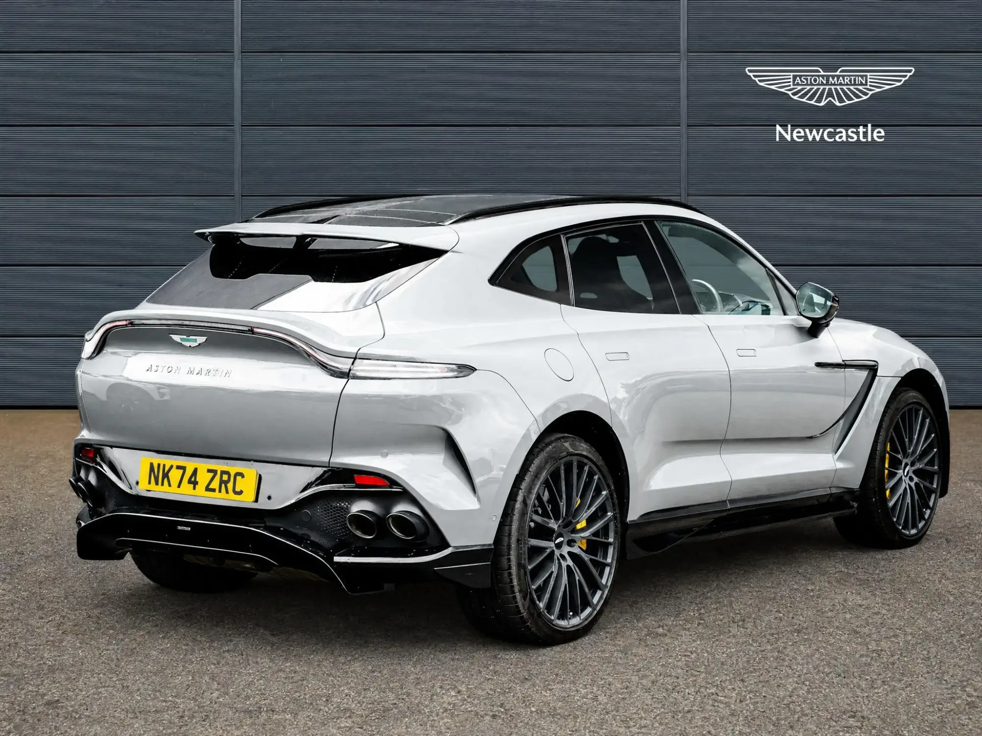 Aston Martin DBX Image 5 Aston Martin DBX Image 5