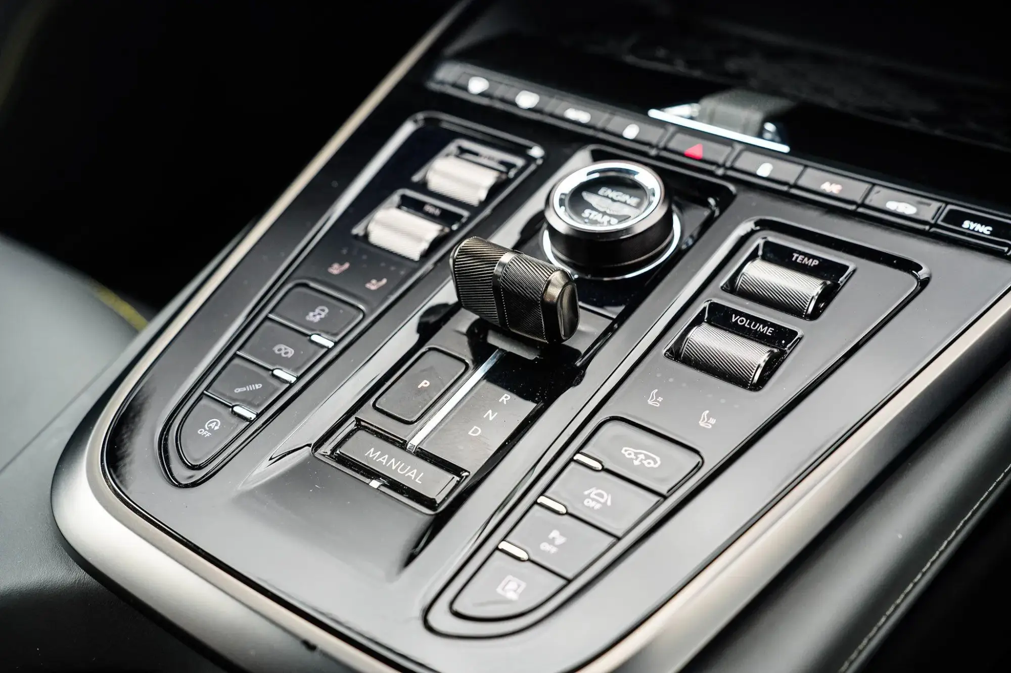 Aston Martin DBX Image 10 Aston Martin DBX Image 10