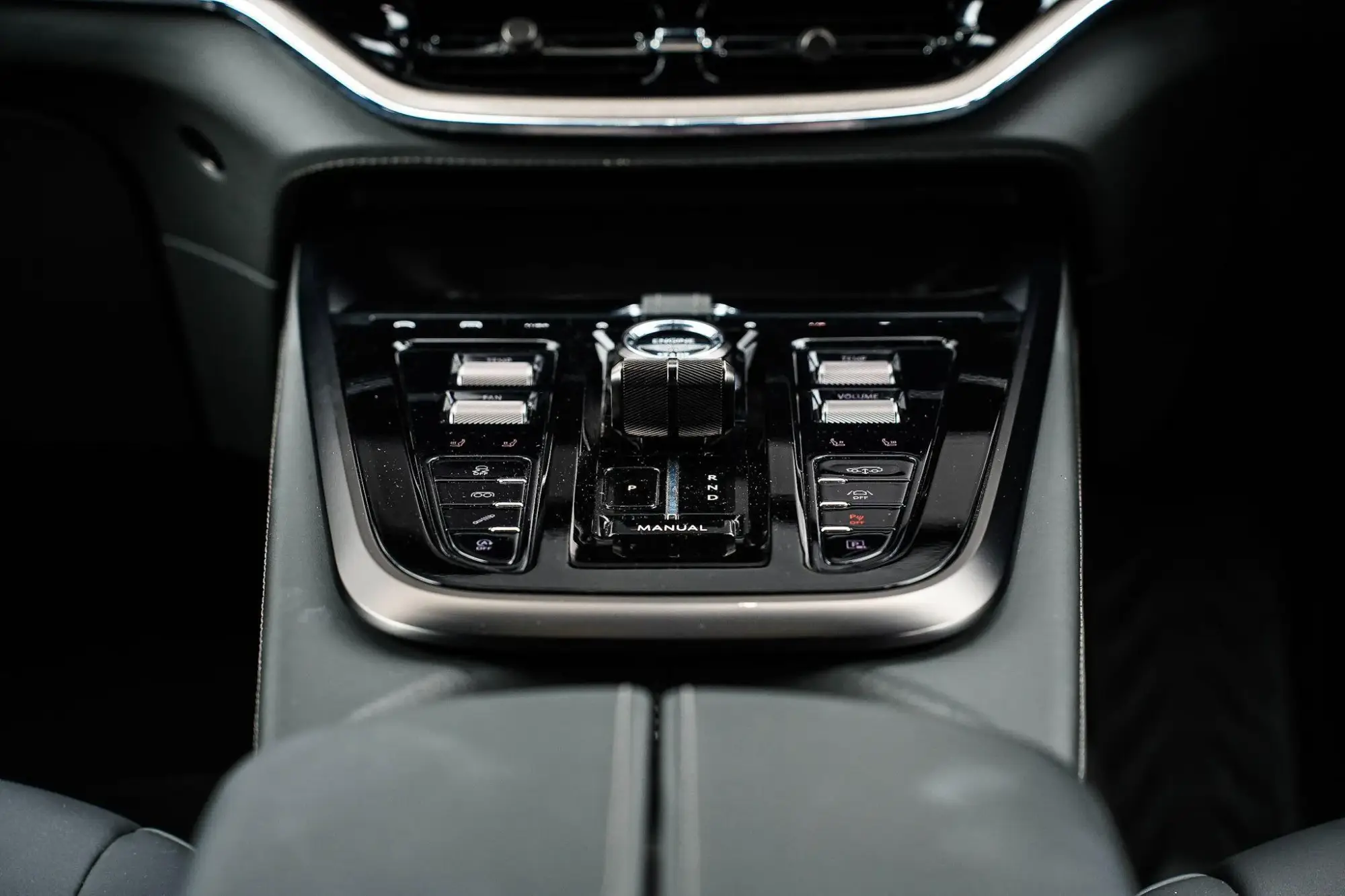 Aston Martin DBX Image 14 Aston Martin DBX Image 14