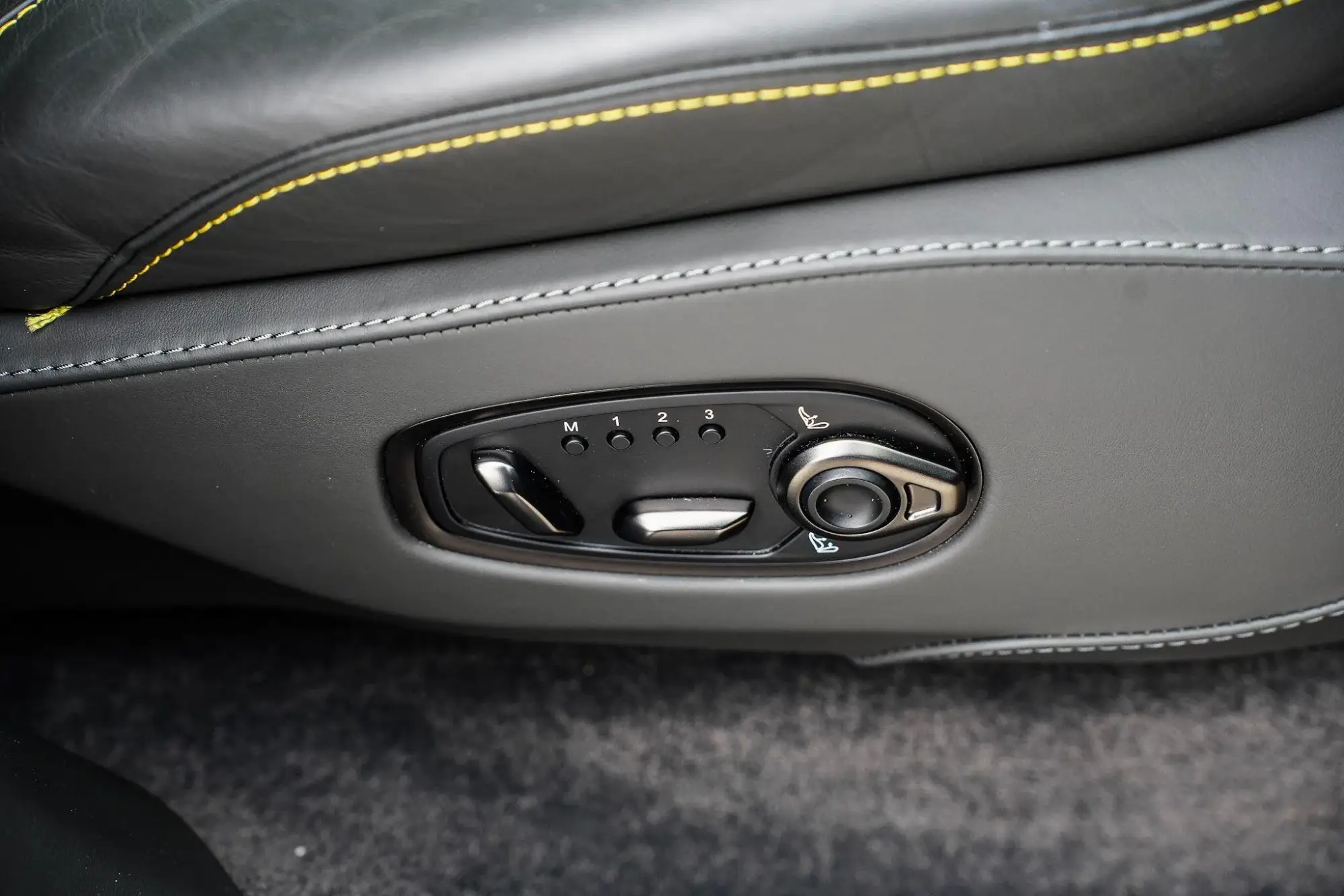 Aston Martin DBX Image 16 Aston Martin DBX Image 16