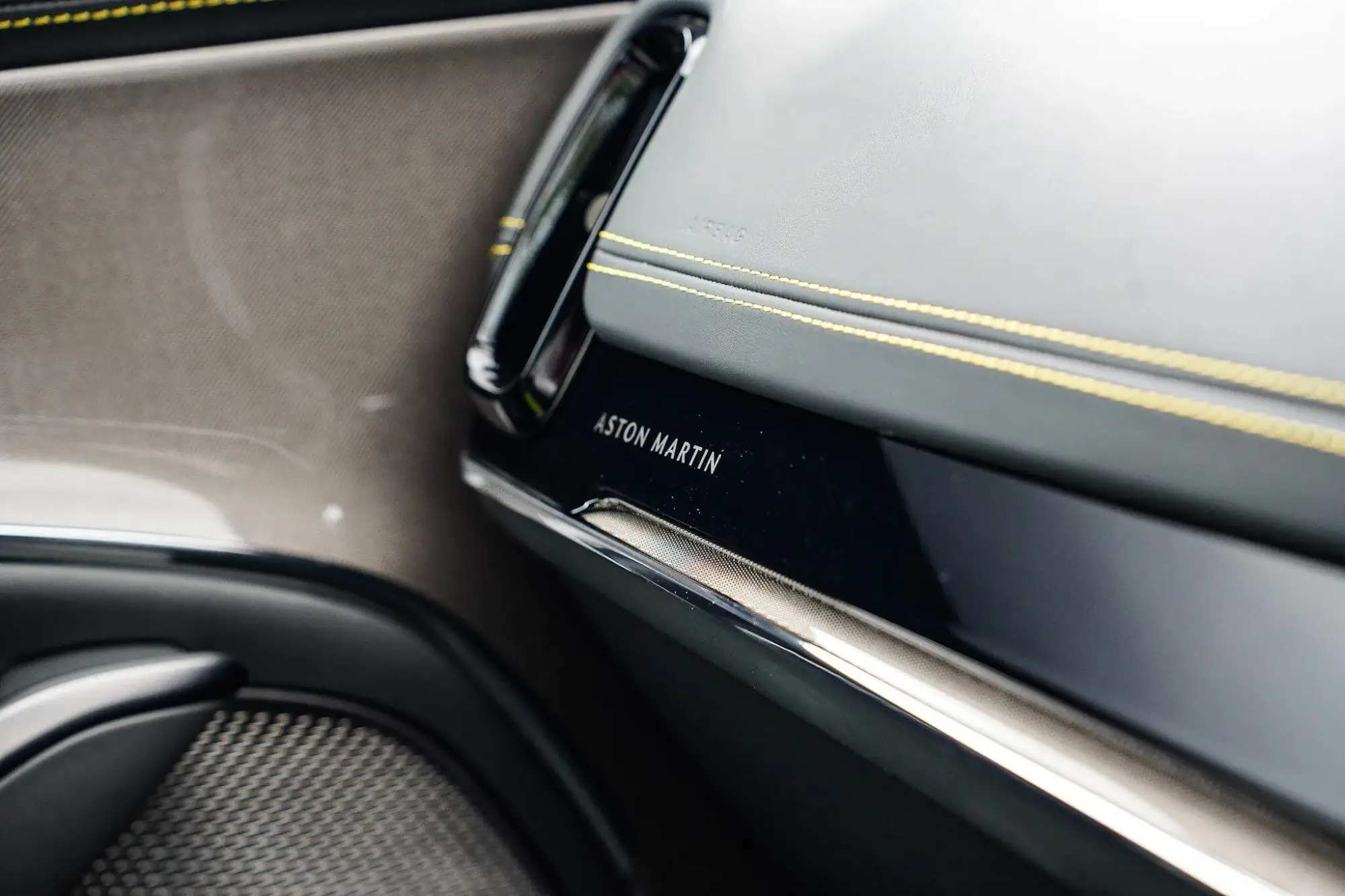 Aston Martin DBX Image 17 Aston Martin DBX Image 17