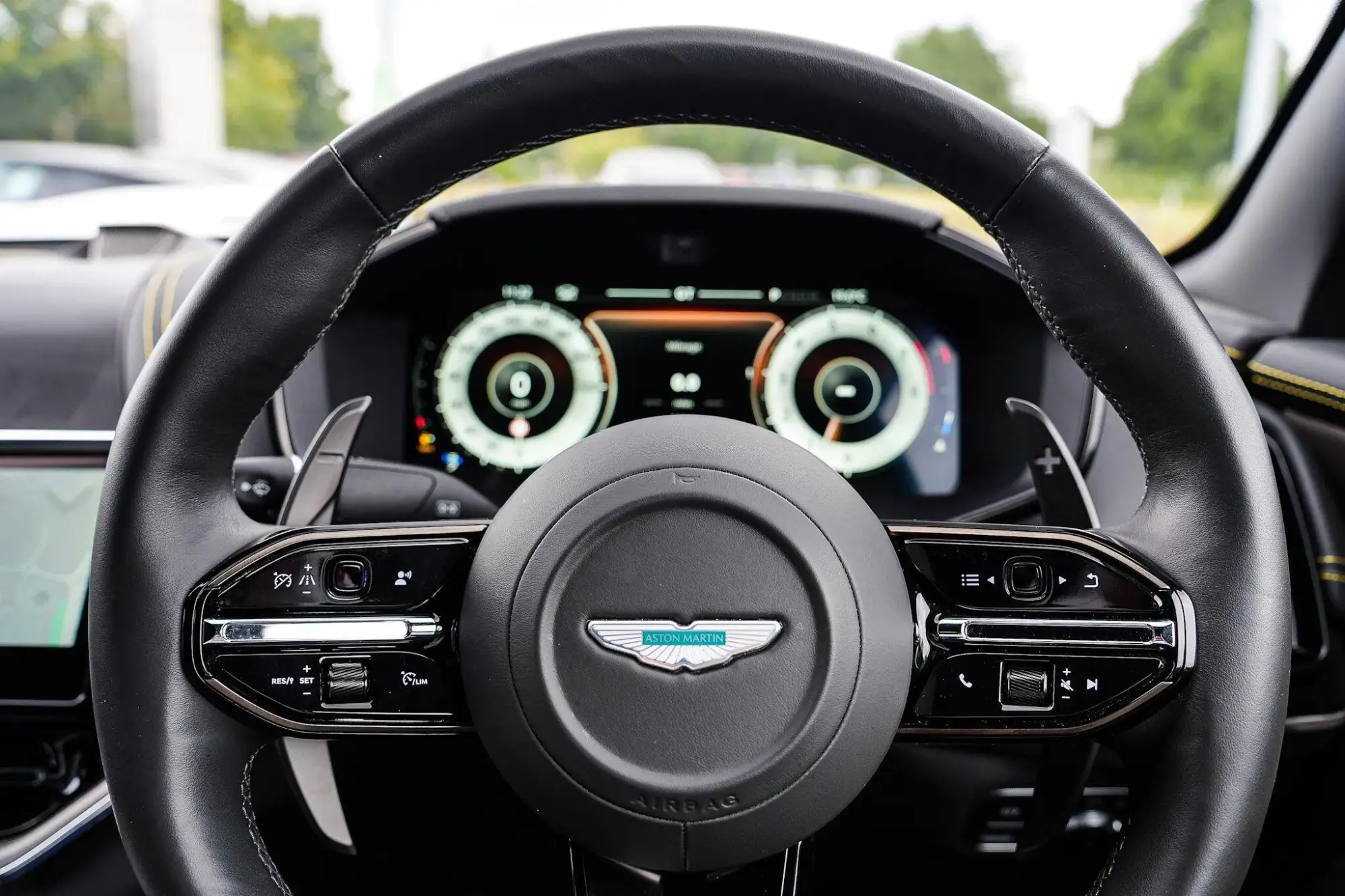 Aston Martin DBX Image 27 Aston Martin DBX Image 27