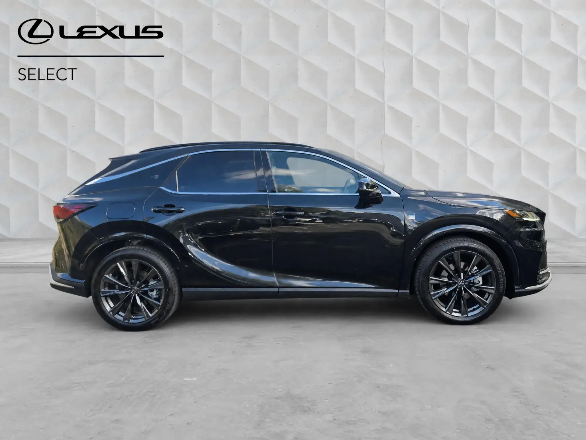 Lexus RX 2.5 450h+ 18.1kWh F Sport Design E-CVT 4WD Euro 6 (s/s) 5dr NL76WKK Image 2 Lexus RX 2.5 450h+ 18.1kWh F Sport Design E-CVT 4WD Euro 6 (s/s) 5dr NL76WKK Image 2