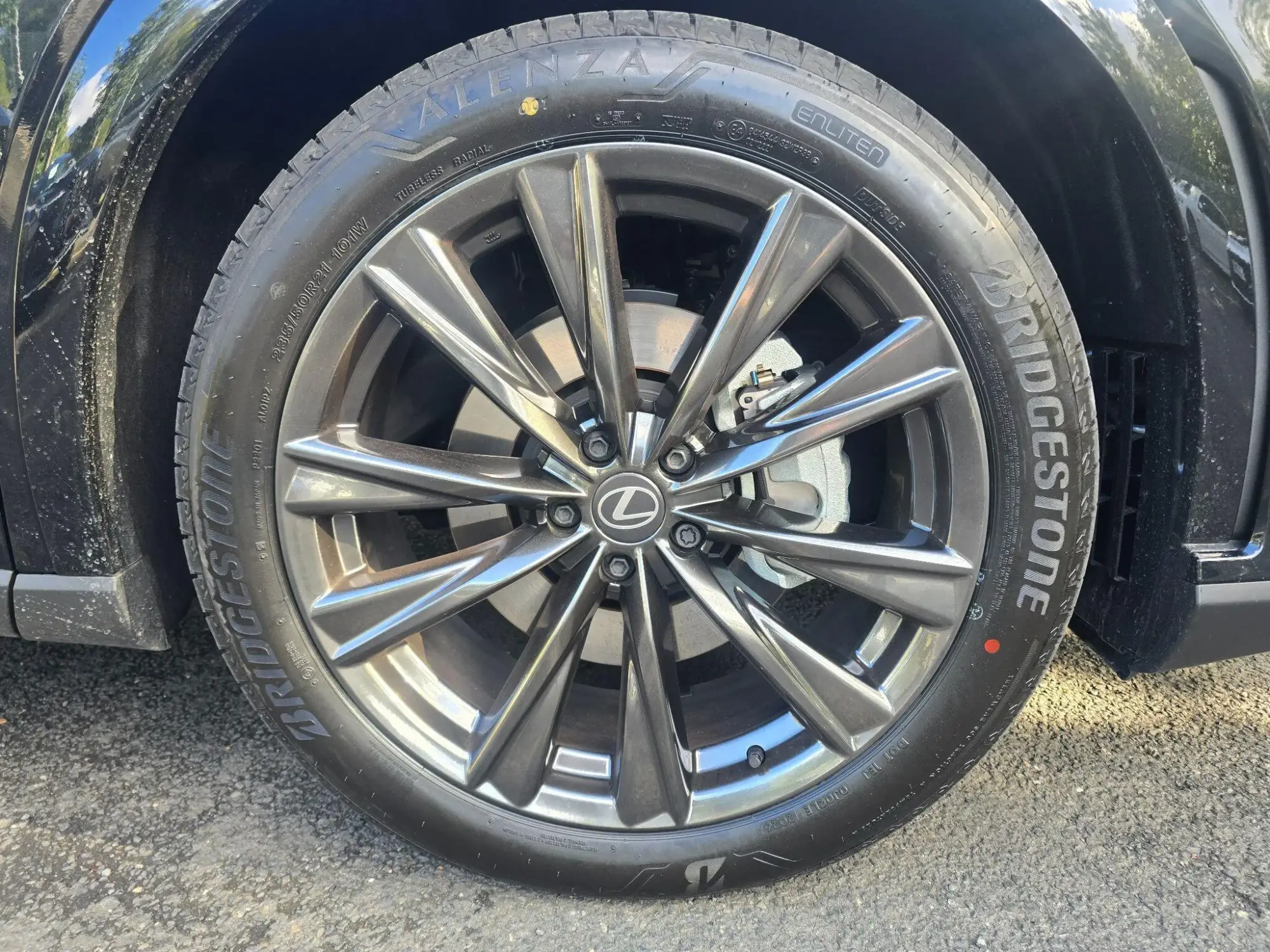 Lexus RX Image 9