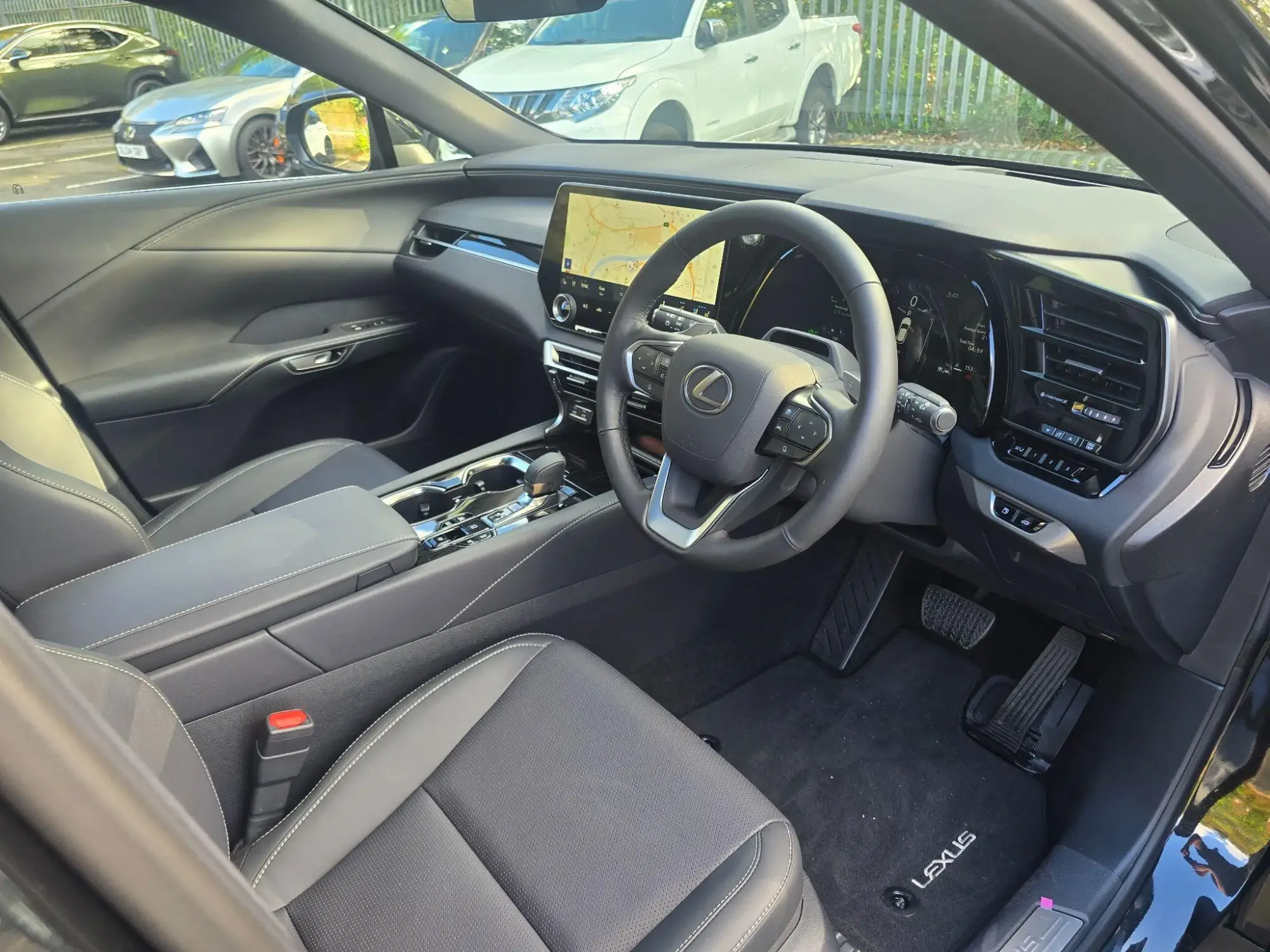 Lexus RX Image 11