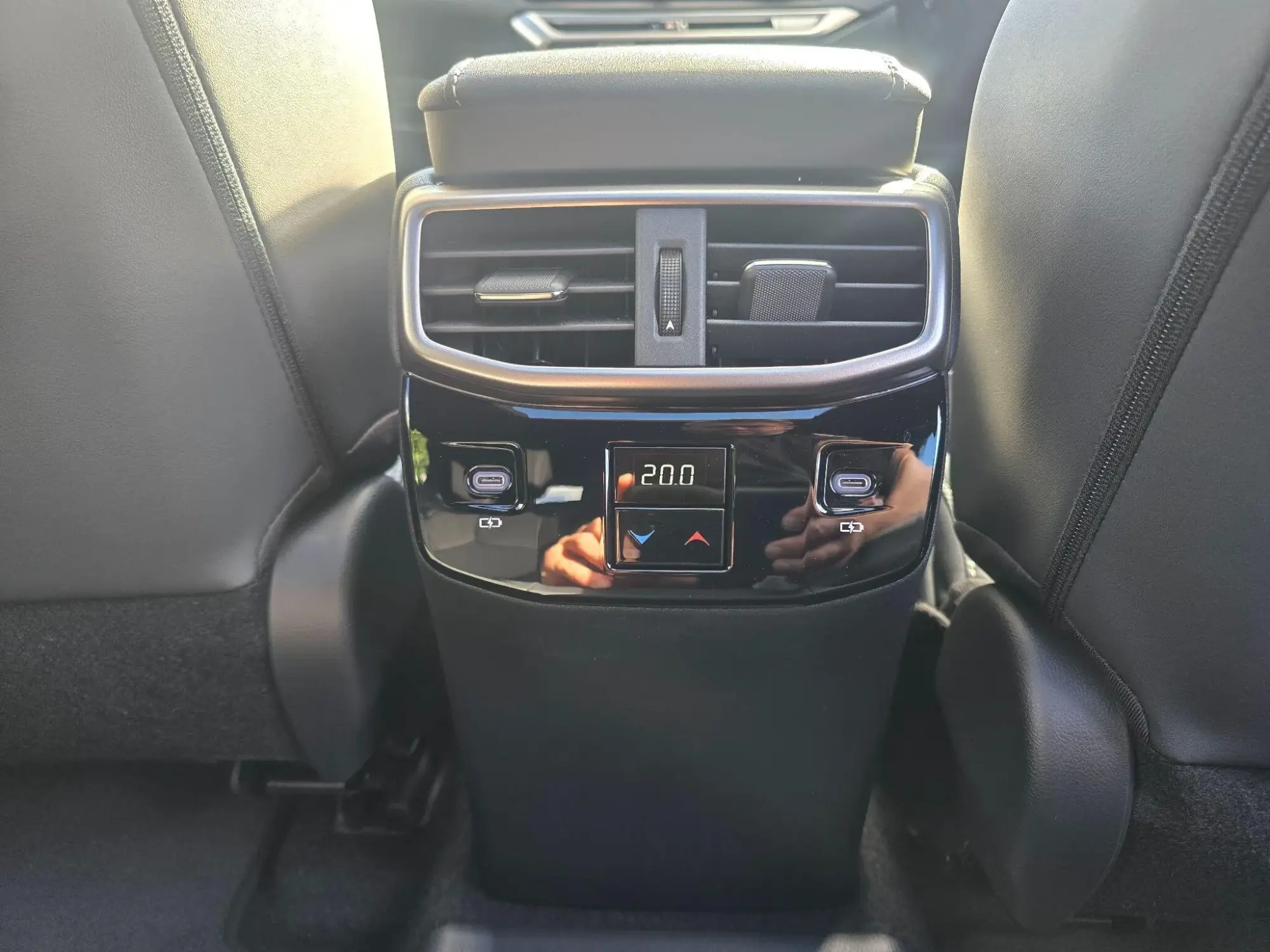 Lexus RX Image 18