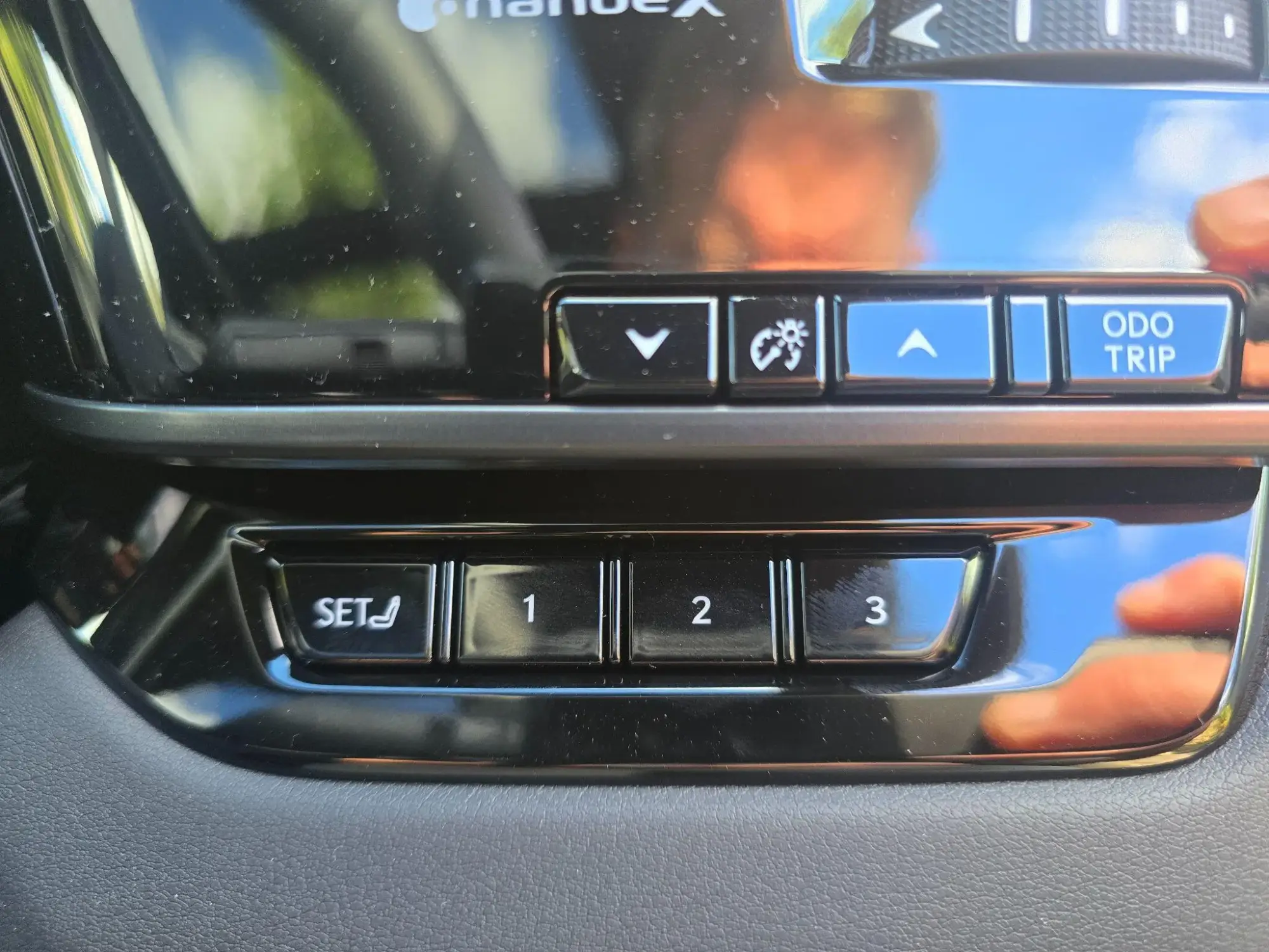 Lexus RX Image 23
