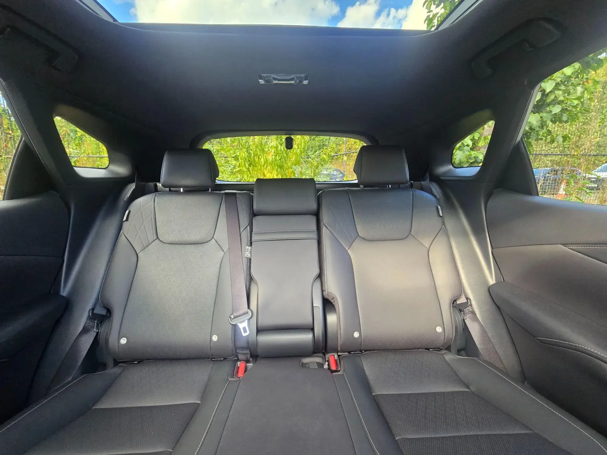 Lexus RX Image 30