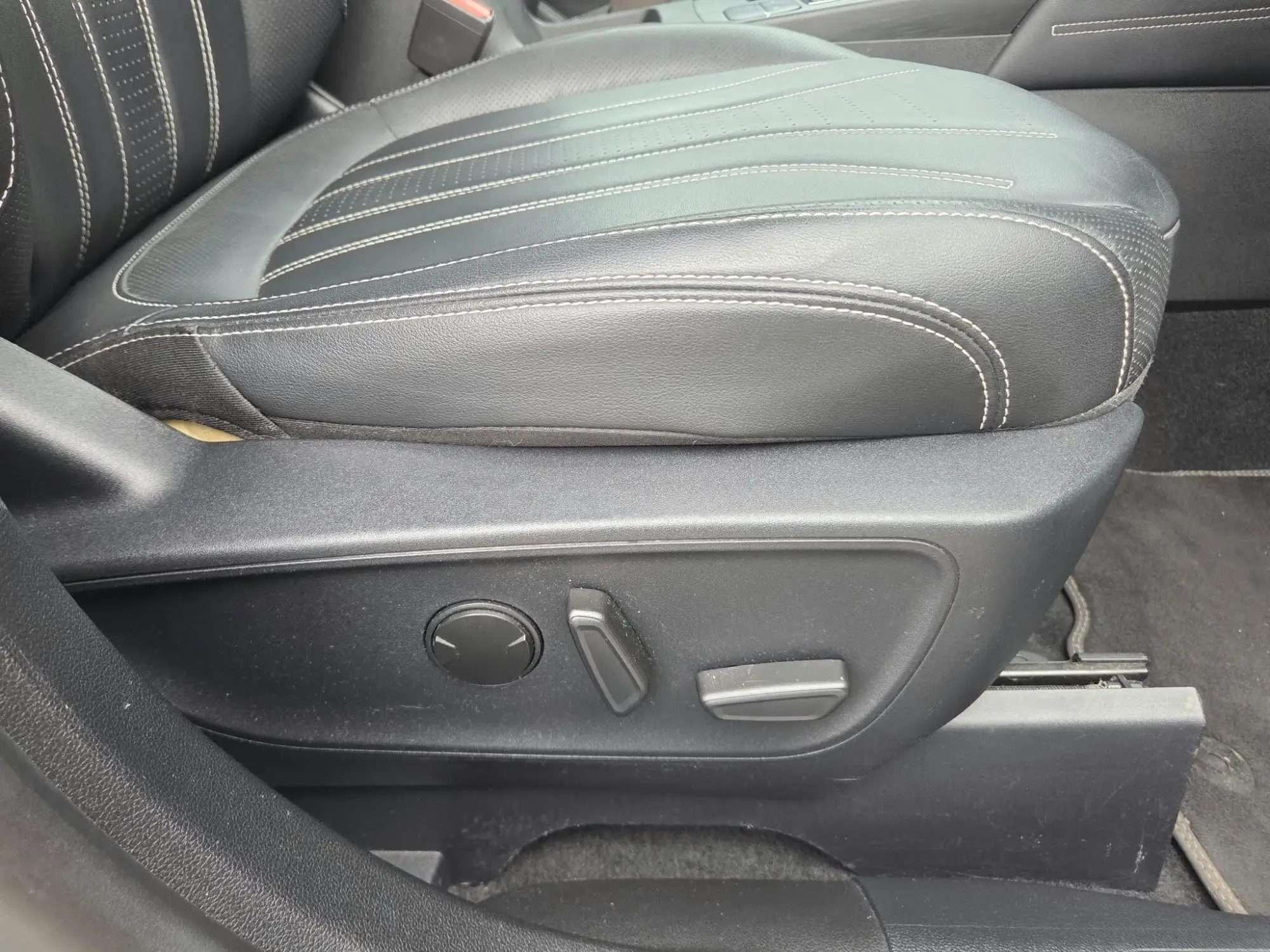 Ford Kuga Hybrid Image 13 Ford Kuga Hybrid Image 13