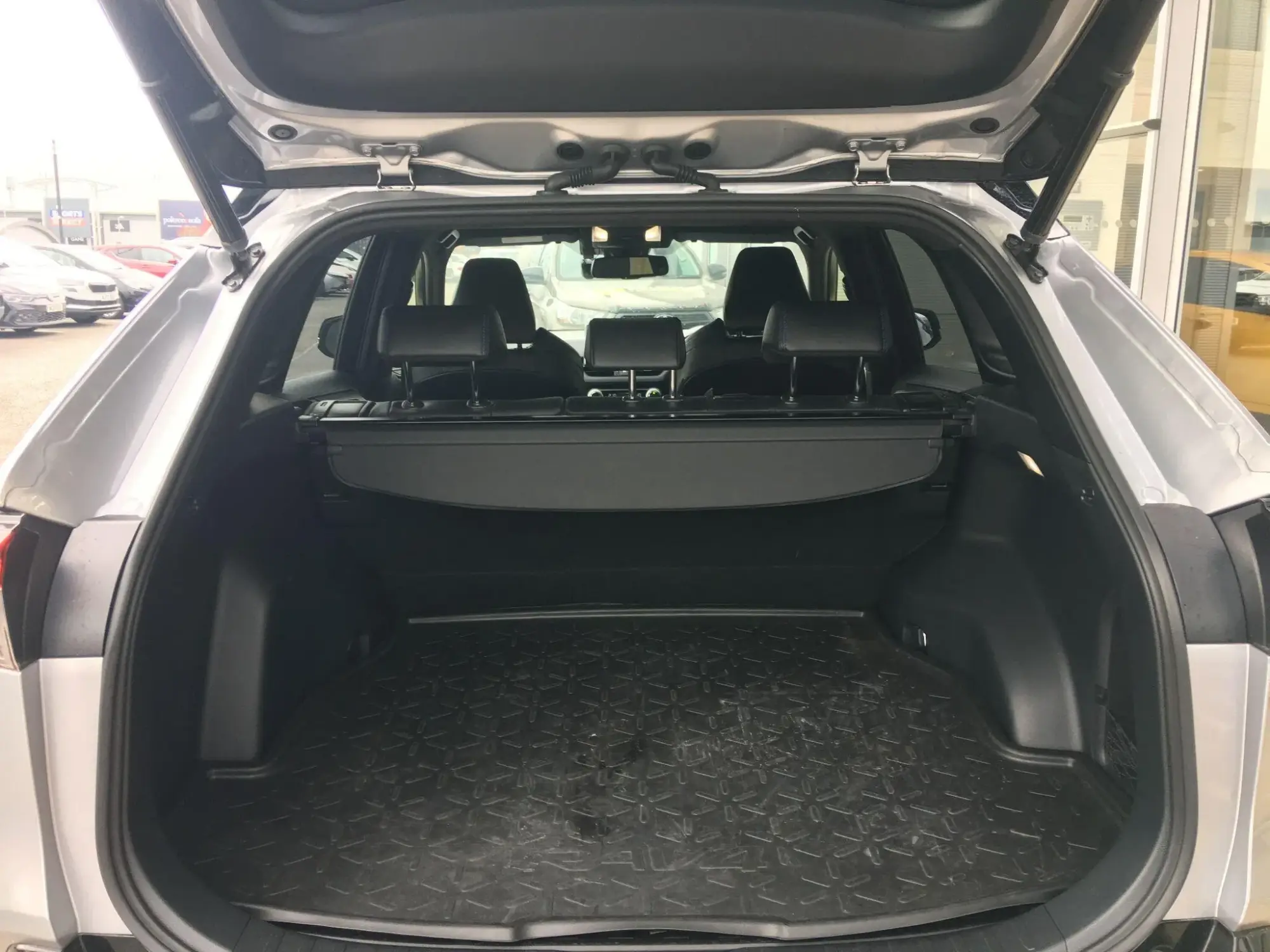 Toyota RAV4 Image 10