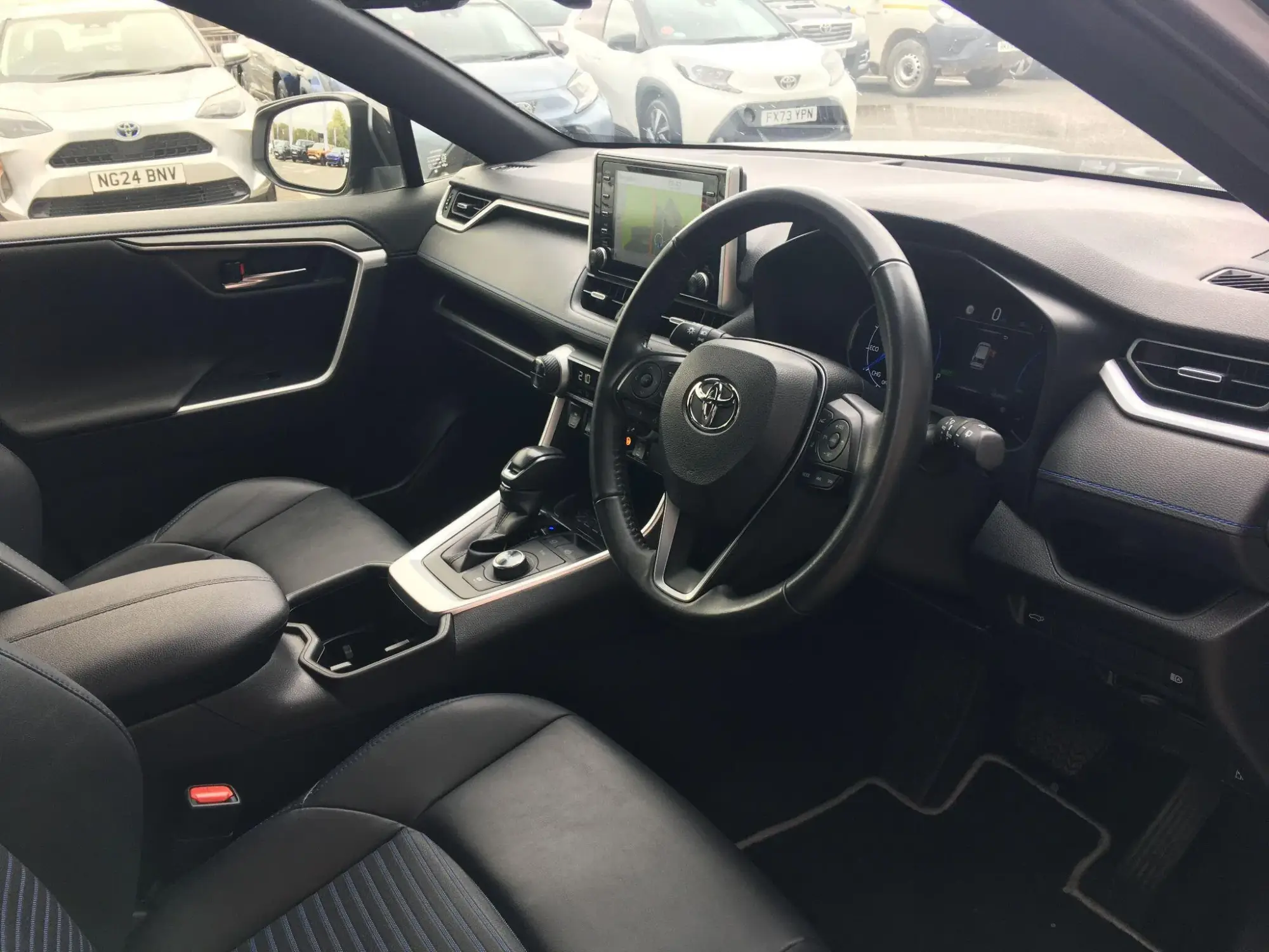 Toyota RAV4 Image 11