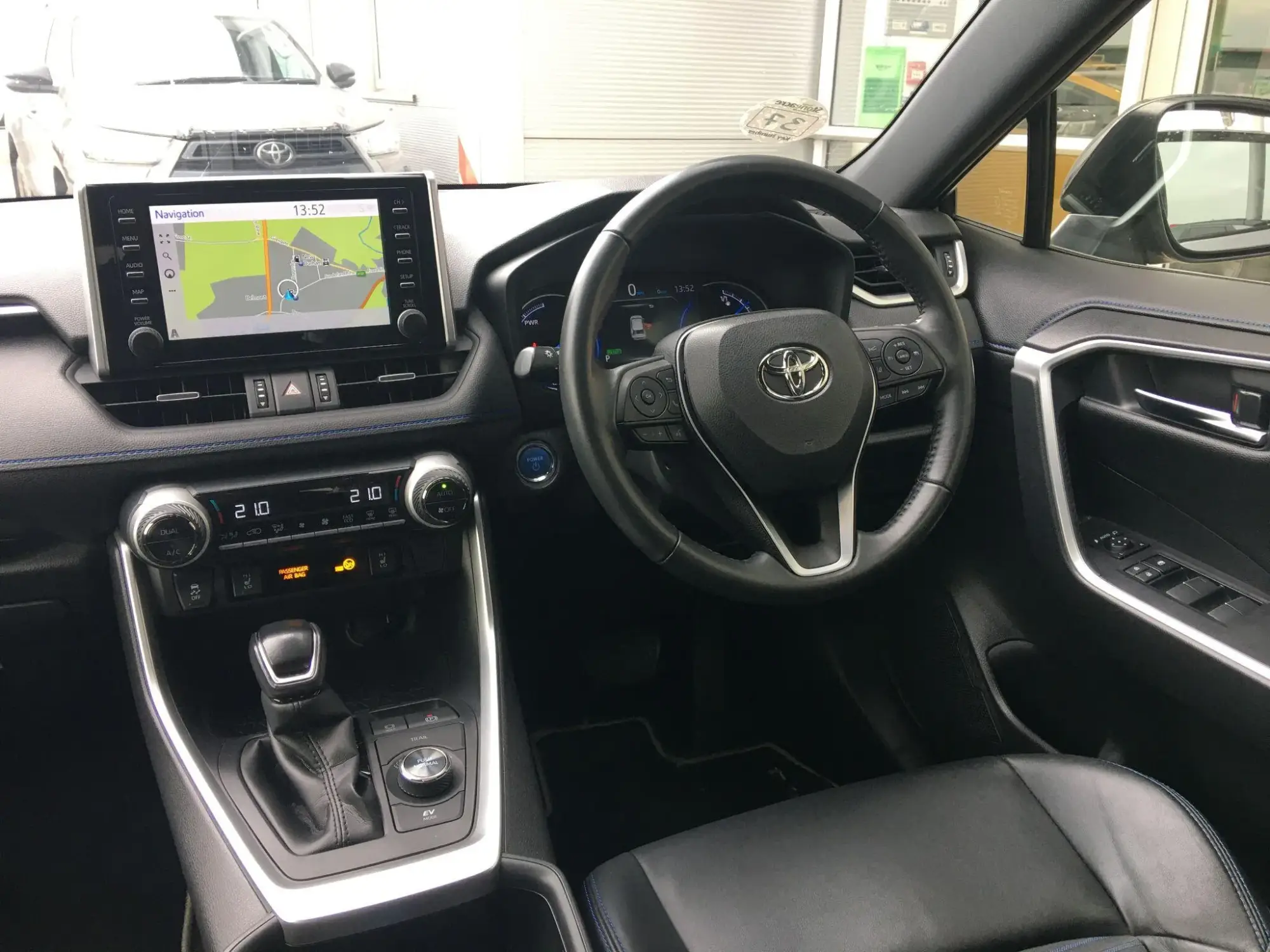Toyota RAV4 Image 12