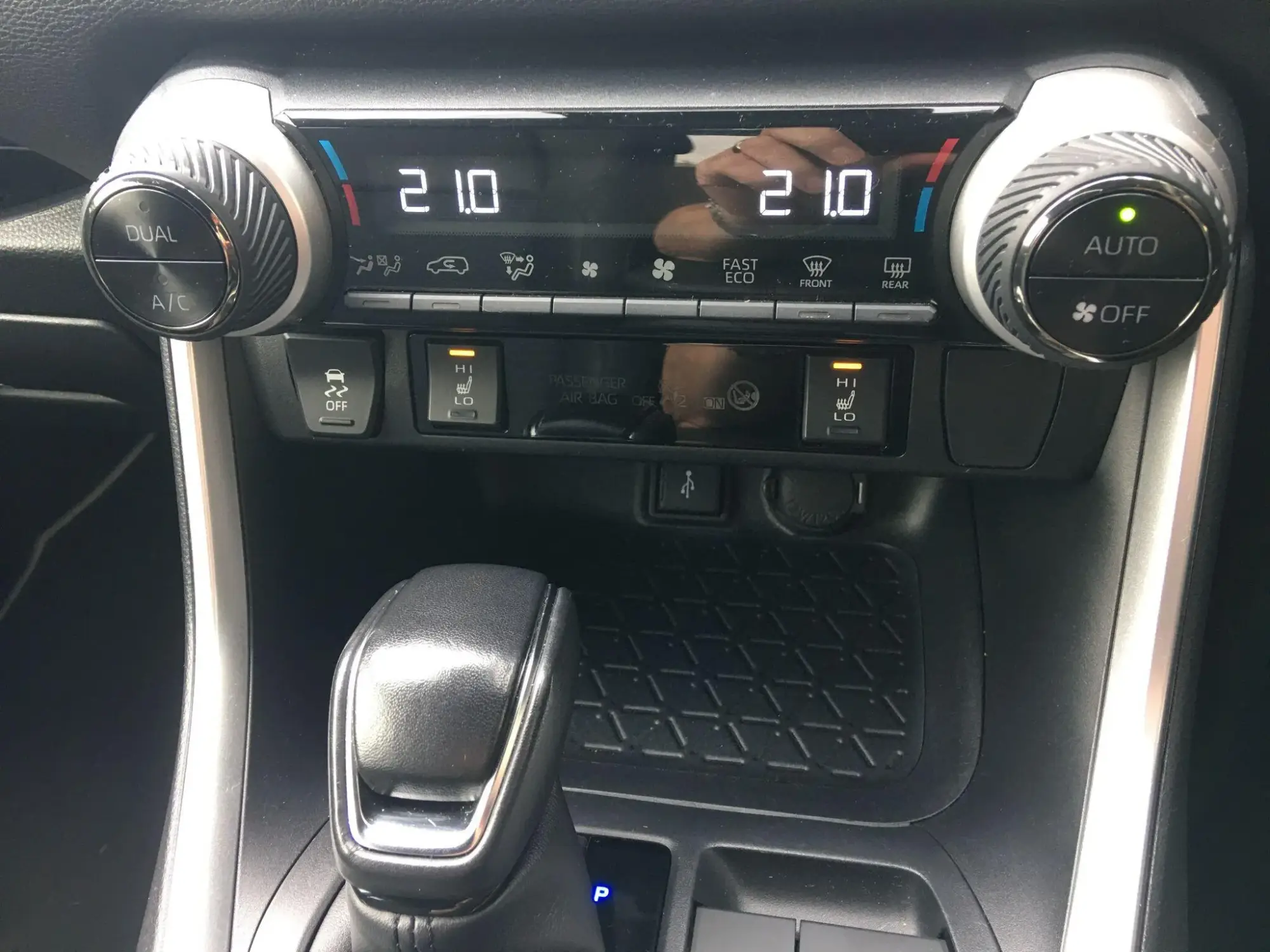 Toyota RAV4 Image 19