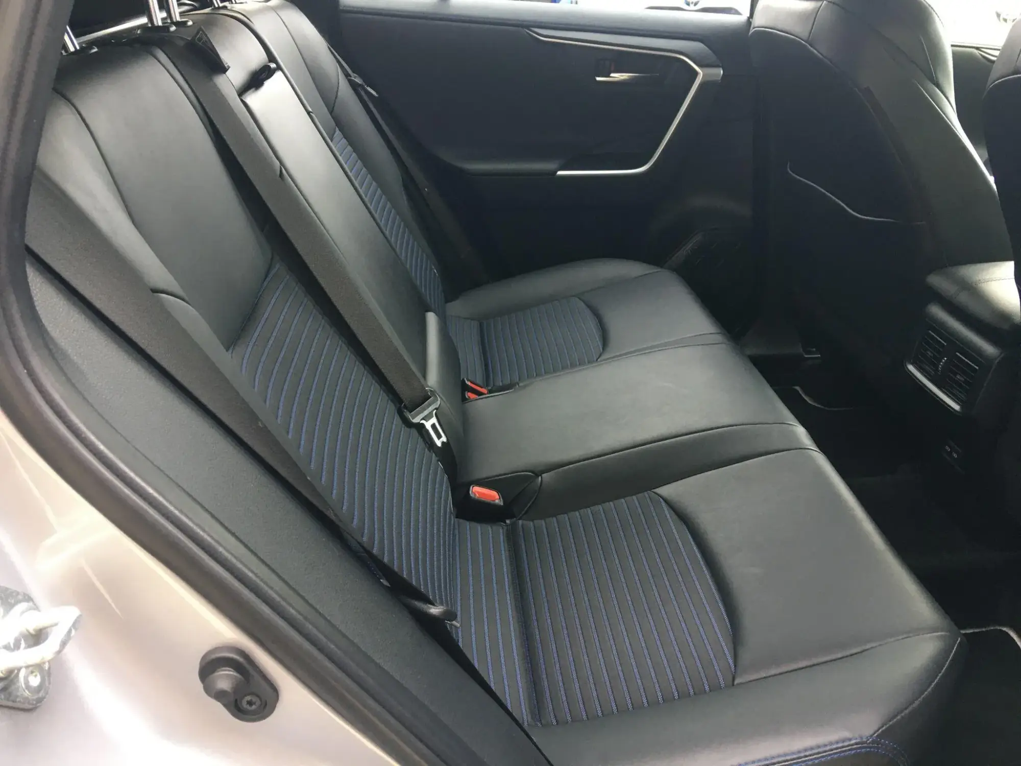 Toyota RAV4 Image 25