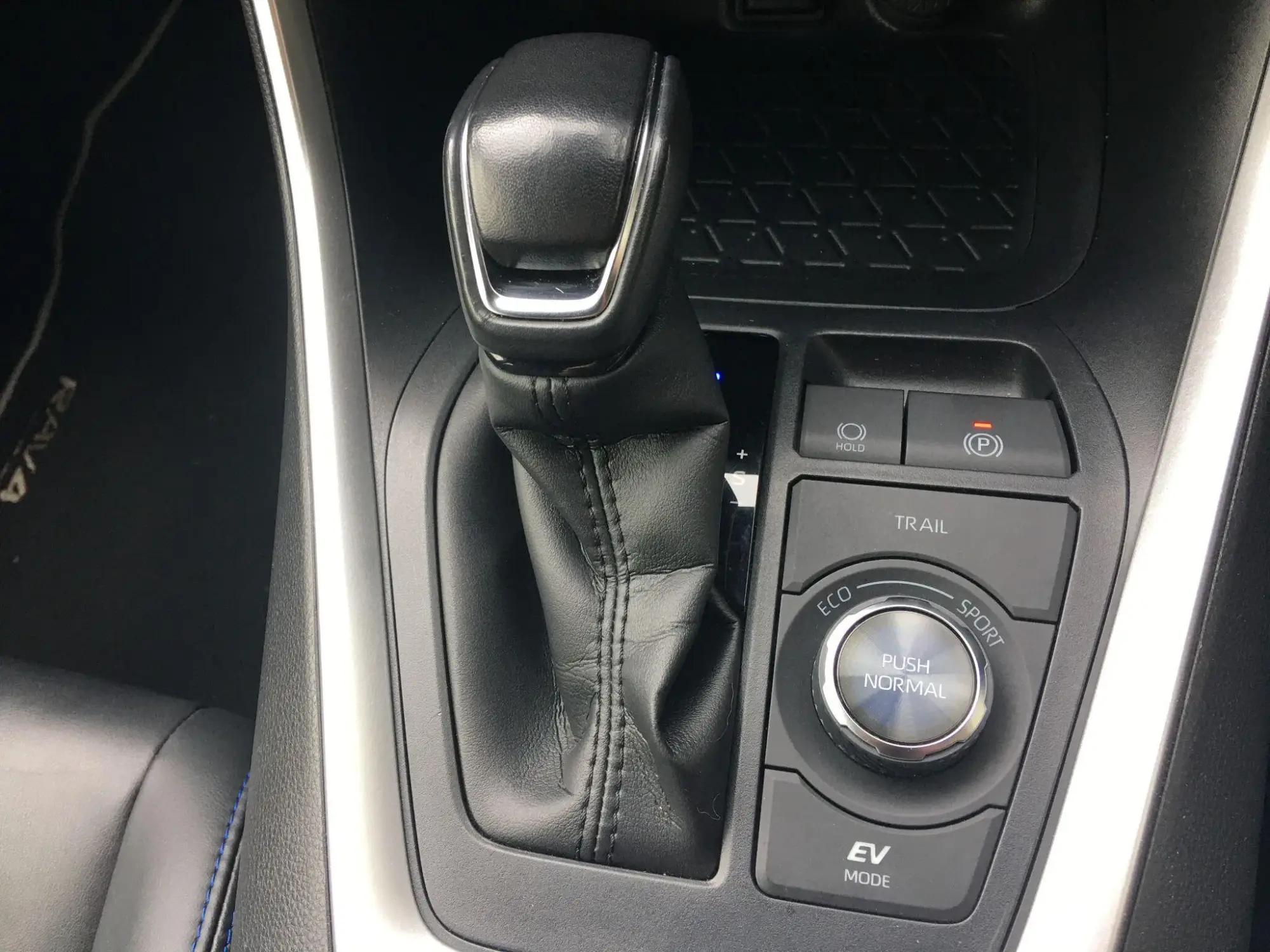 Toyota RAV4 Image 38