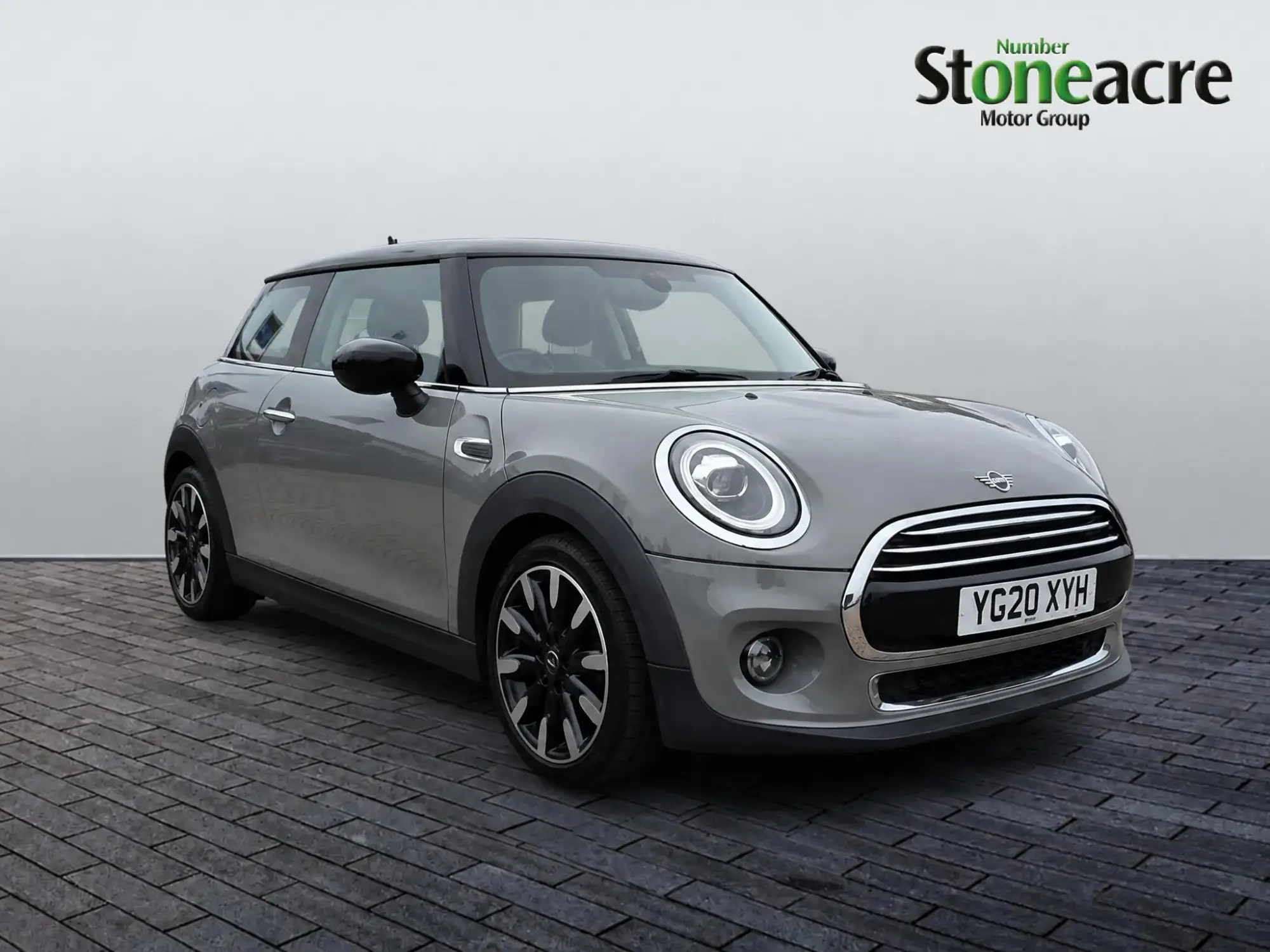 MINI Hatch 1.5 Cooper Exclusive Euro 6 (s/s) 3dr YG20XYH Image 1 MINI Hatch 1.5 Cooper Exclusive Euro 6 (s/s) 3dr YG20XYH Image 1