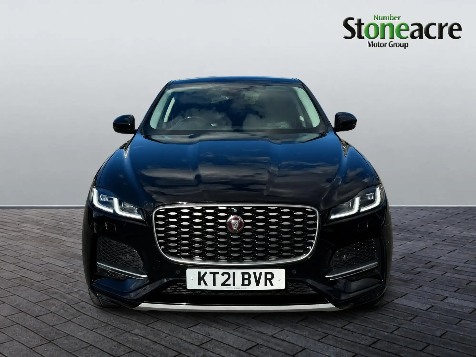 Jaguar F-Pace 2.0 D200 MHEV HSE SUV 5dr Diesel Auto AWD Euro 6 (s/s) (204 ps) KT21BVR Image 2 Jaguar F-Pace 2.0 D200 MHEV HSE SUV 5dr Diesel Auto AWD Euro 6 (s/s) (204 ps) KT21BVR Image 2
