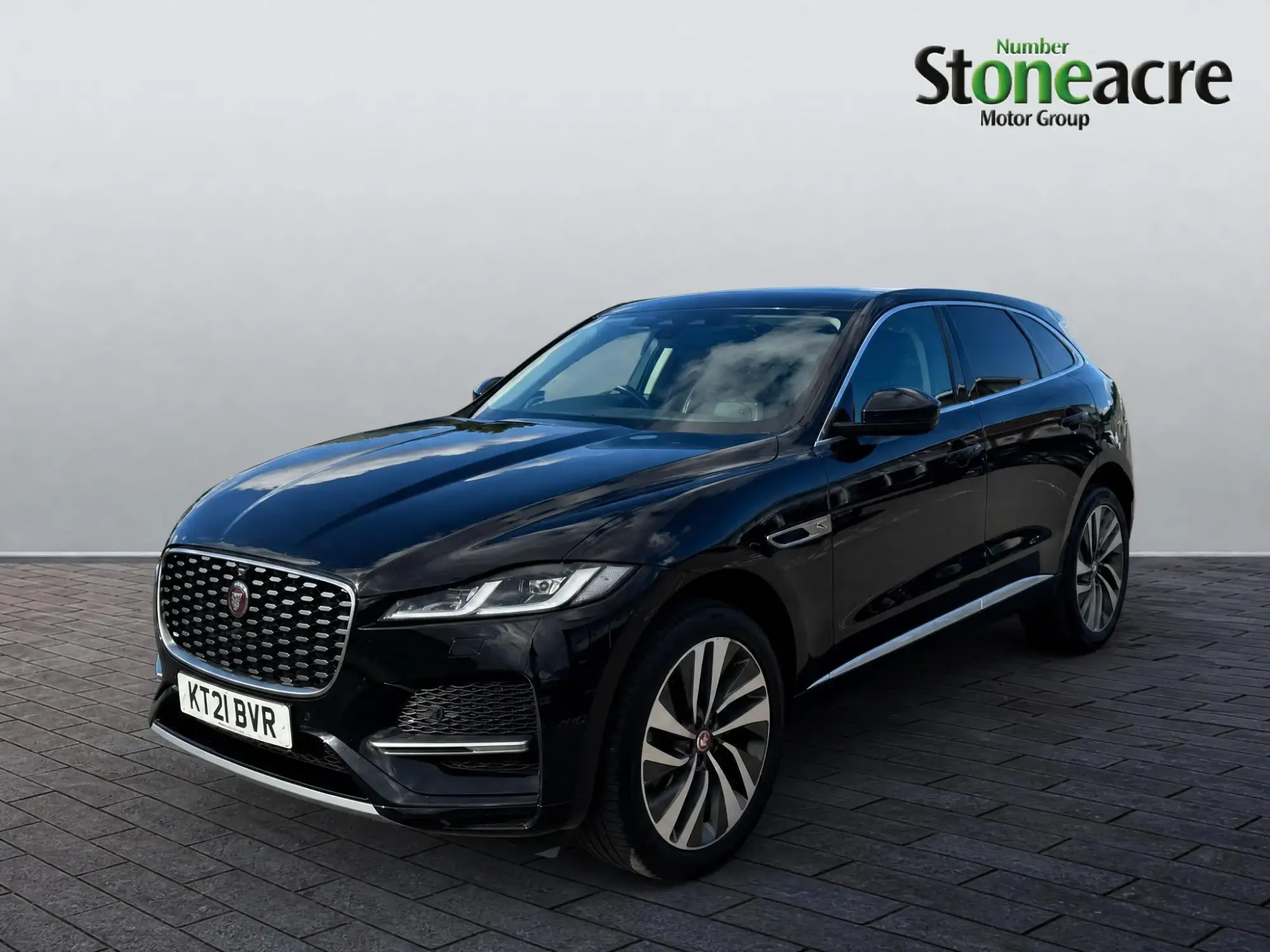 Jaguar F-Pace 2.0 D200 MHEV HSE SUV 5dr Diesel Auto AWD Euro 6 (s/s) (204 ps) KT21BVR Image 3 Jaguar F-Pace 2.0 D200 MHEV HSE SUV 5dr Diesel Auto AWD Euro 6 (s/s) (204 ps) KT21BVR Image 3