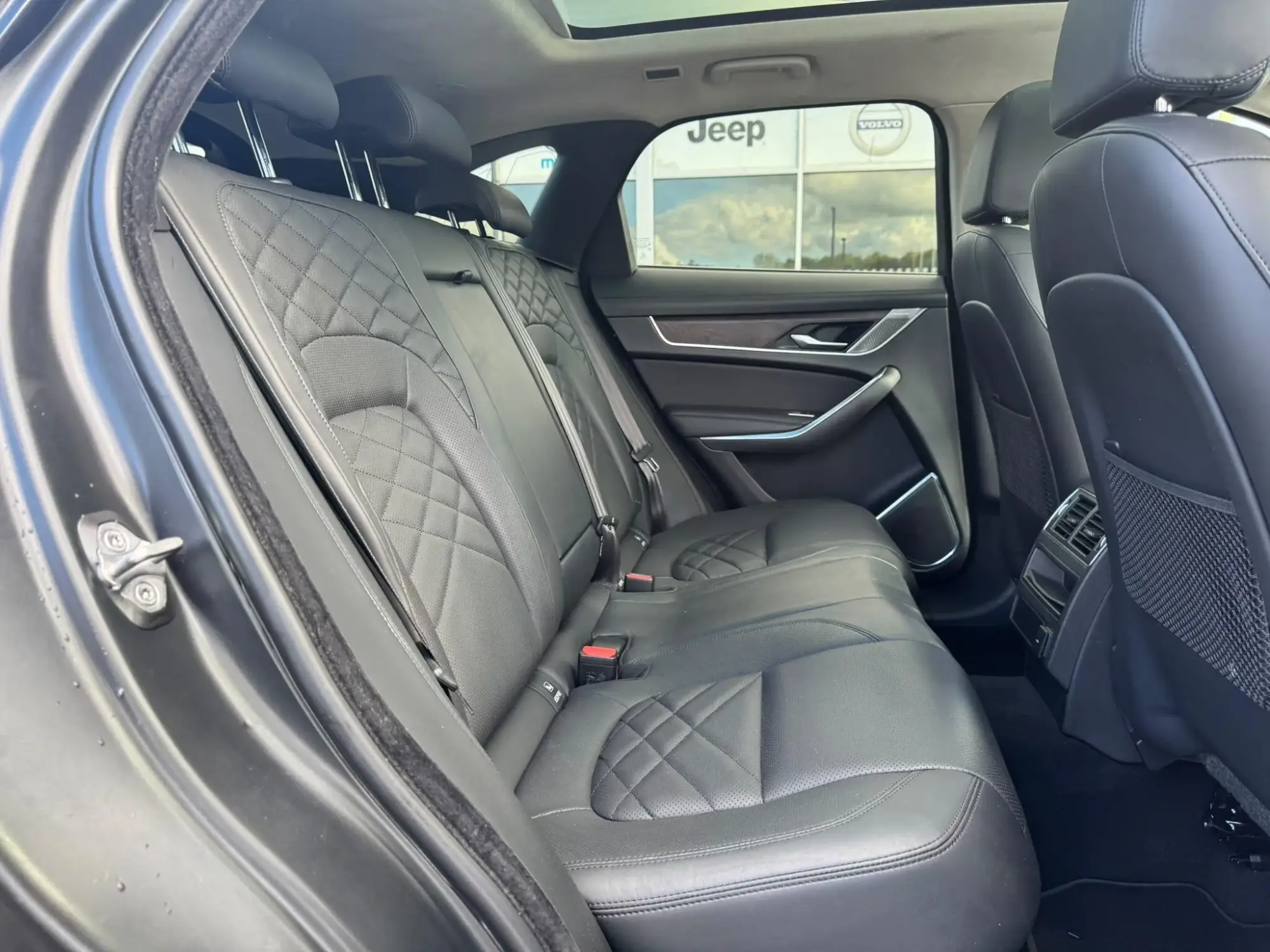 Jaguar F-Pace Image 12 Jaguar F-Pace Image 12