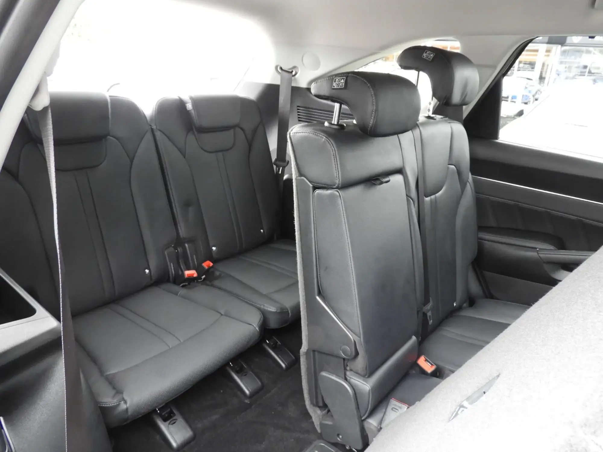Kia Sorento Image 3 Kia Sorento Image 3