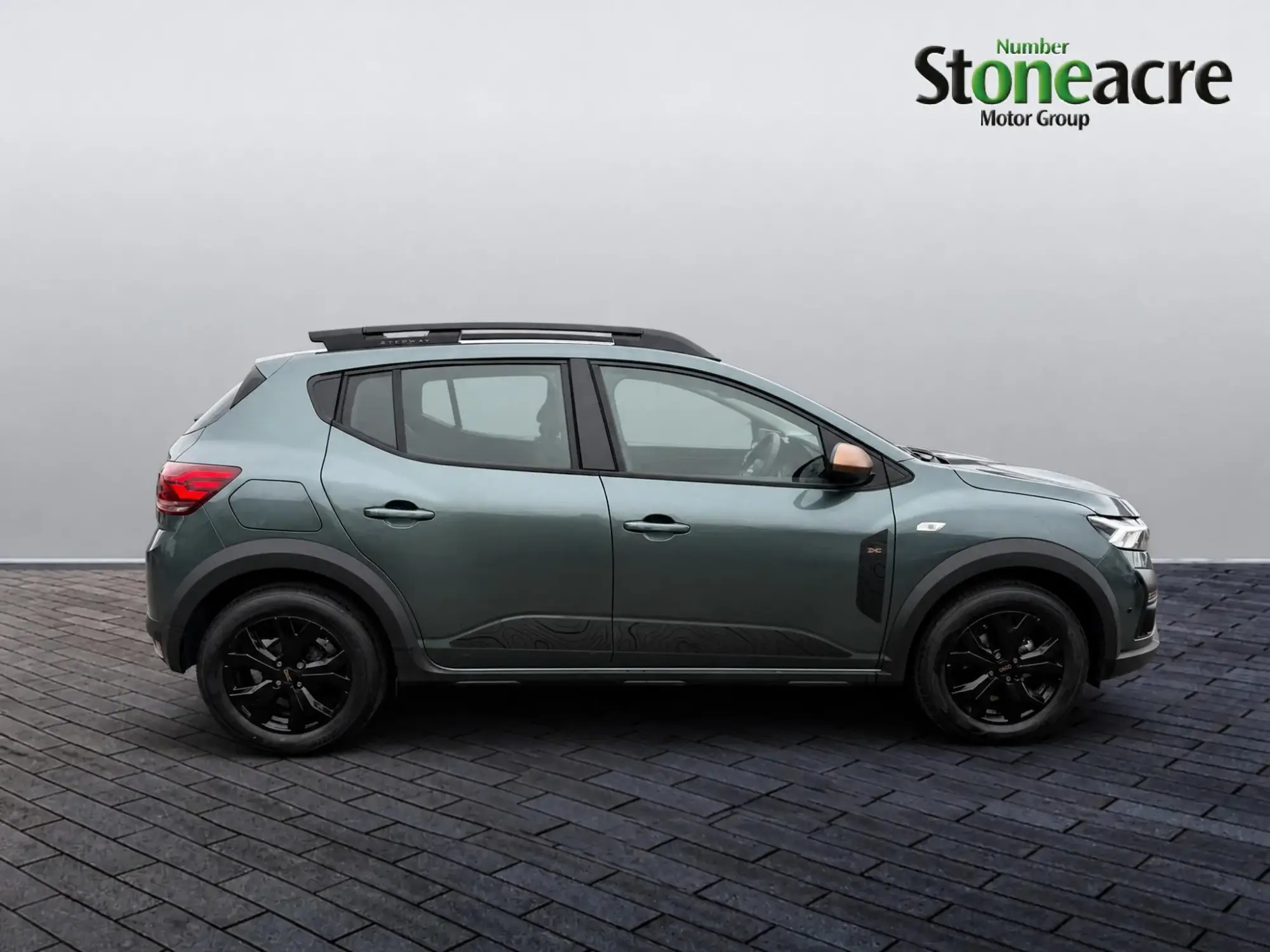 Dacia Sandero Stepway 1.0 TCe Extreme 5dr HT75UWY Image 2 Dacia Sandero Stepway 1.0 TCe Extreme 5dr HT75UWY Image 2