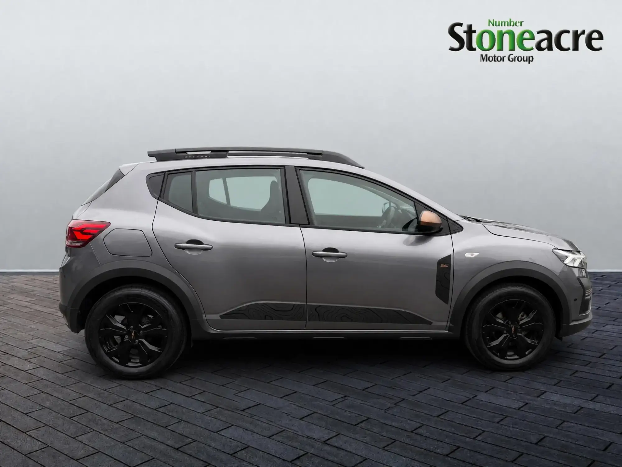 Dacia Sandero Stepway 1.0 TCe Extreme 5dr HT75UTK Image 2 Dacia Sandero Stepway 1.0 TCe Extreme 5dr HT75UTK Image 2