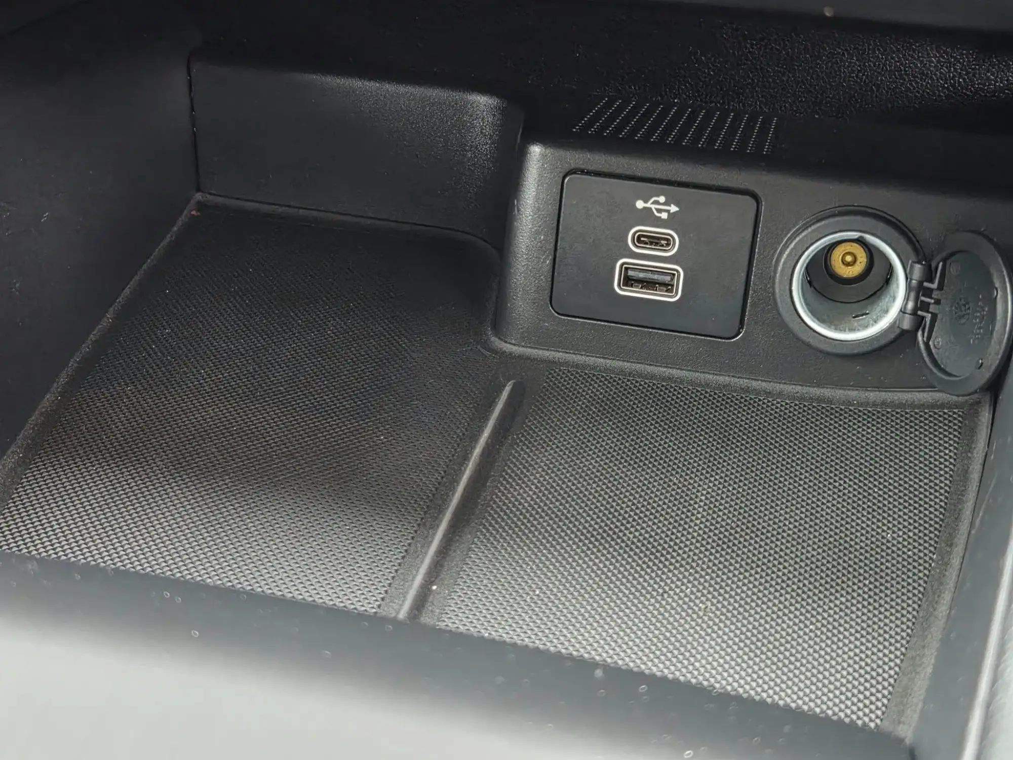 Ford Kuga Hybrid Image 18 Ford Kuga Hybrid Image 18