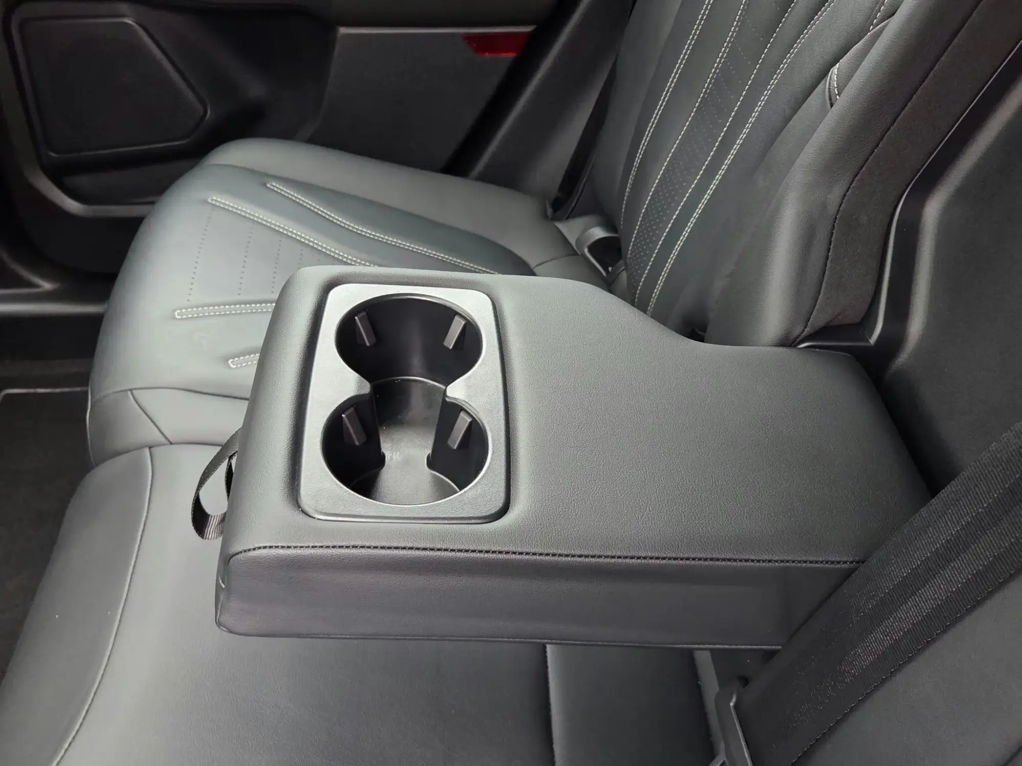 Ford Kuga Hybrid Image 25 Ford Kuga Hybrid Image 25