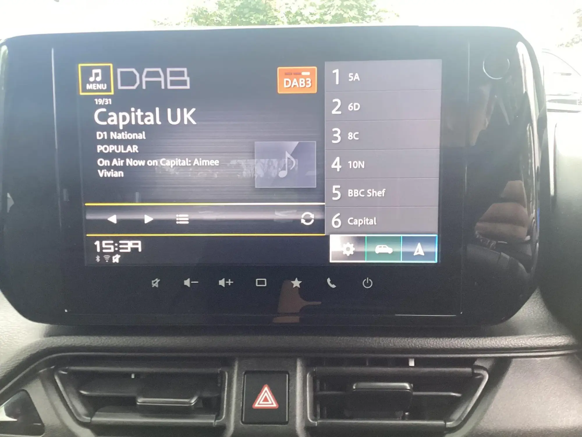 Suzuki Swift Image 24