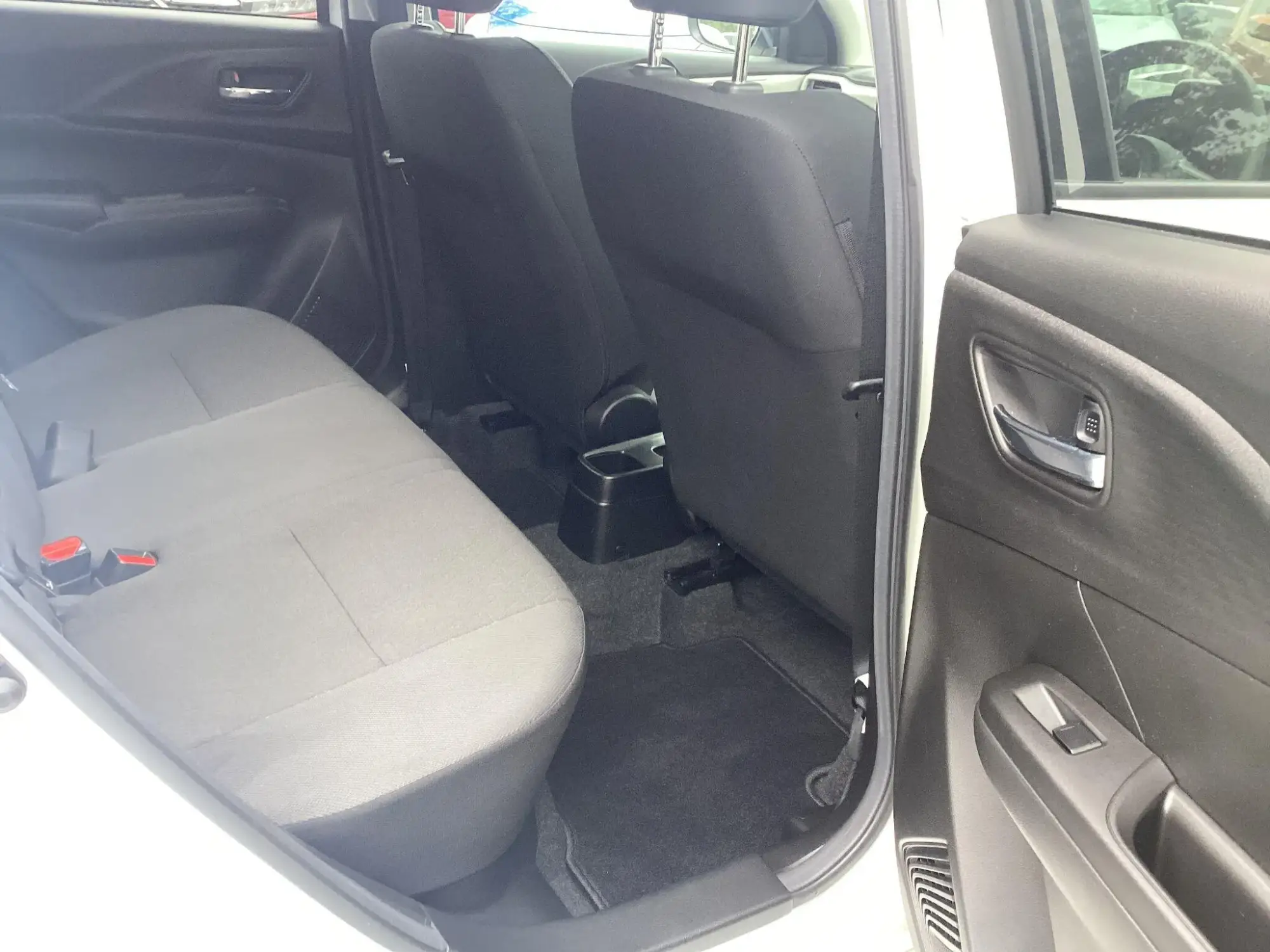 Suzuki Swift Image 37